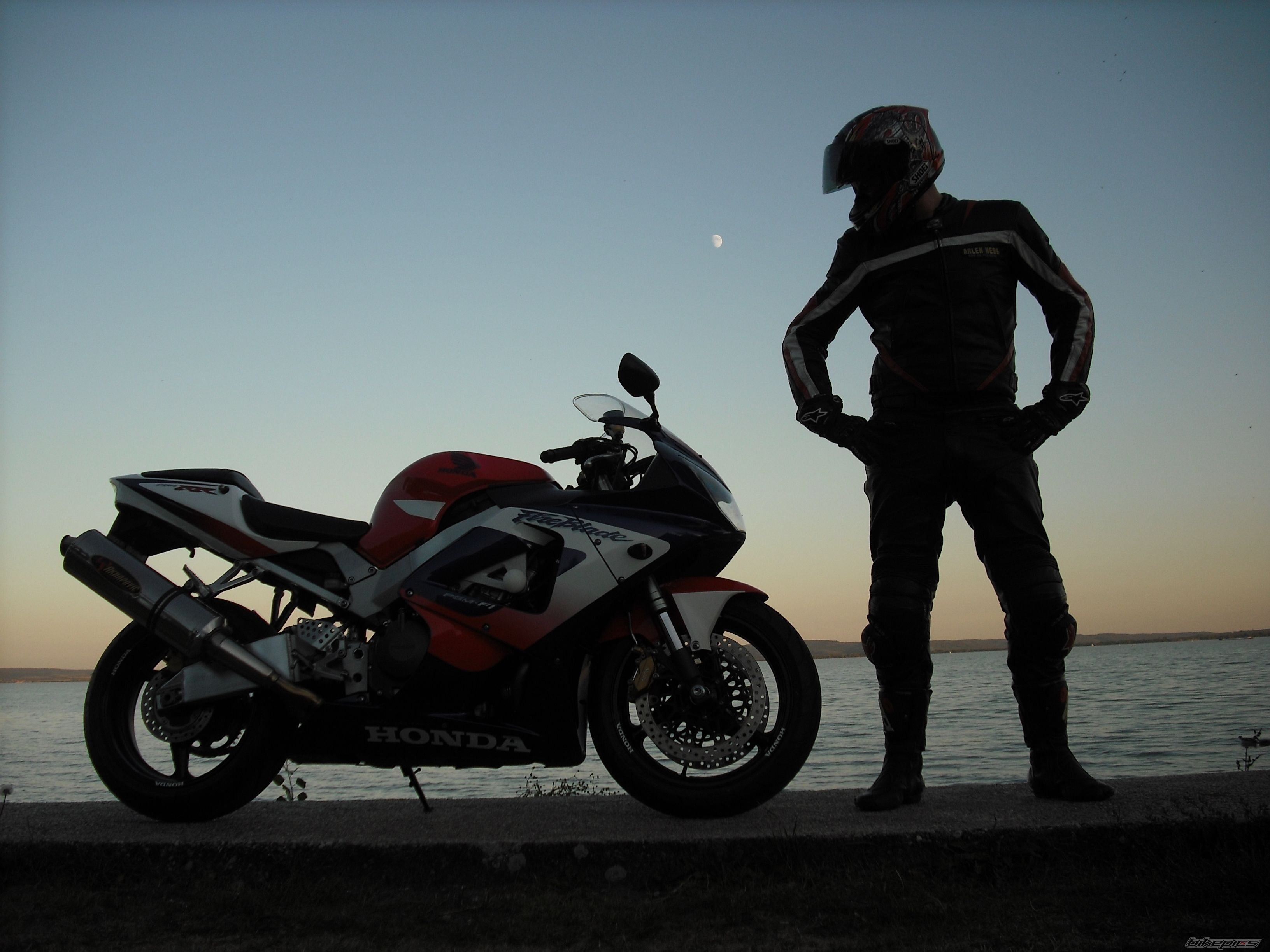 2000 HONDA CBR 929RR FIREBLADE | Picture 2470041 motorcycle photo