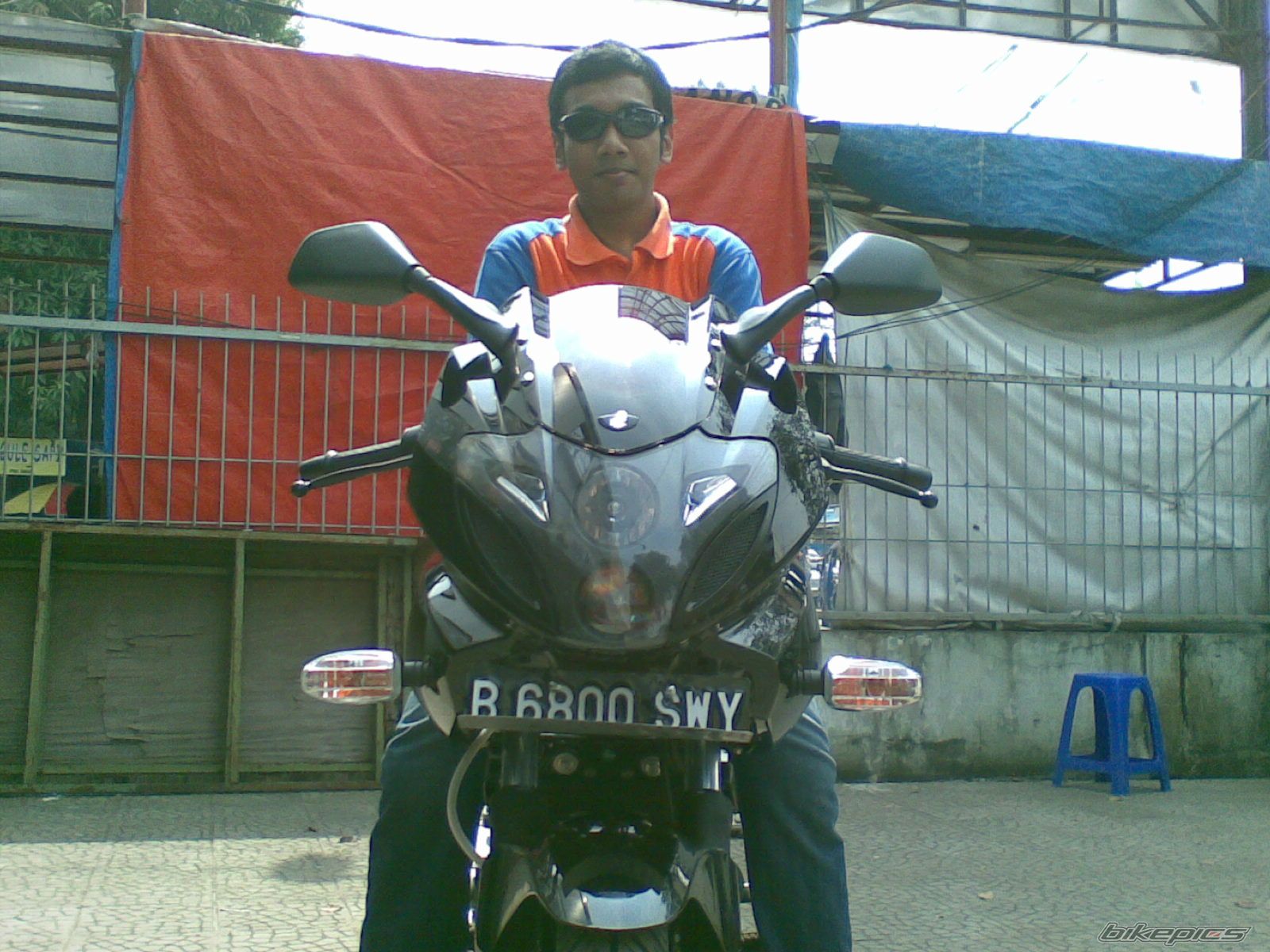2012 BAJAJ PULSAR 220F | Picture 2470092 motorcycle photo