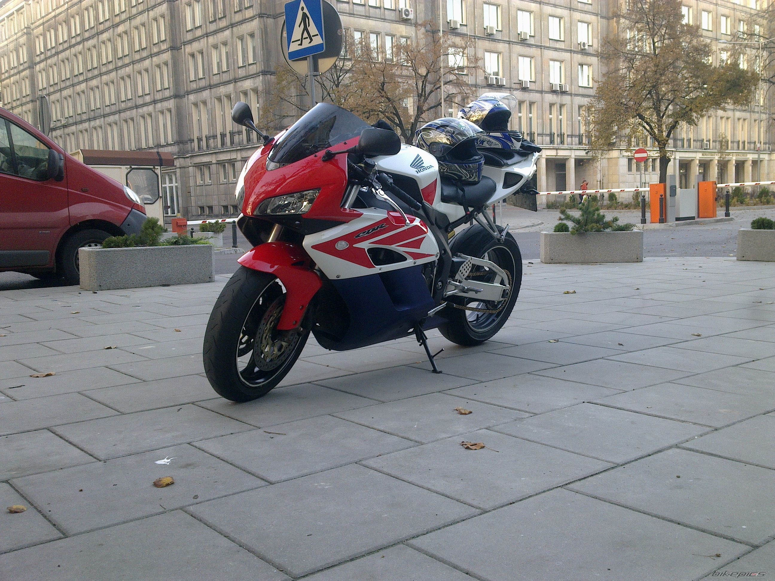 2004 HONDA CBR 1000  RR | Picture 2470270 motorcycle photo