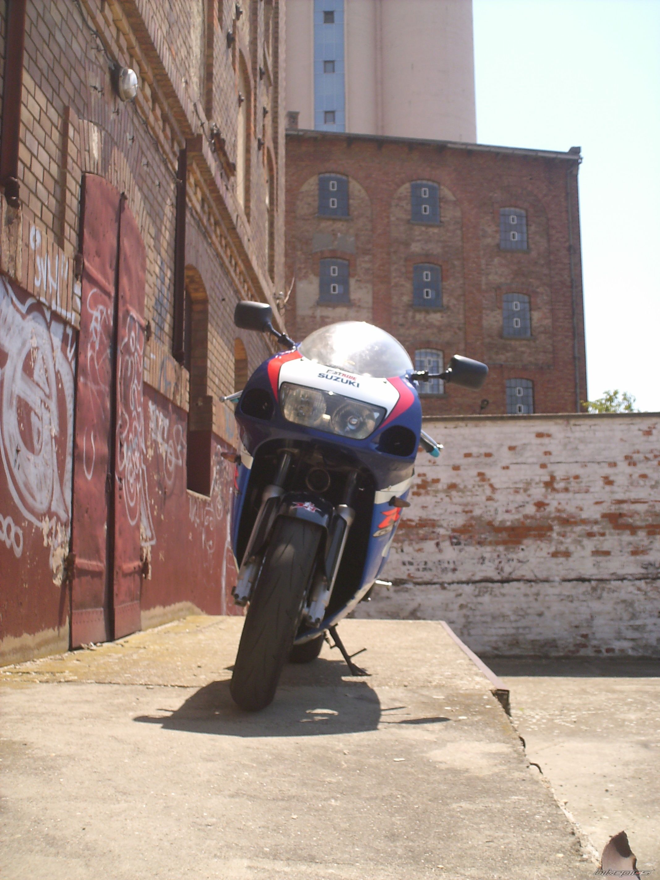 2000 SUZUKI GSX R 600 | Picture 2471462 motorcycle photo