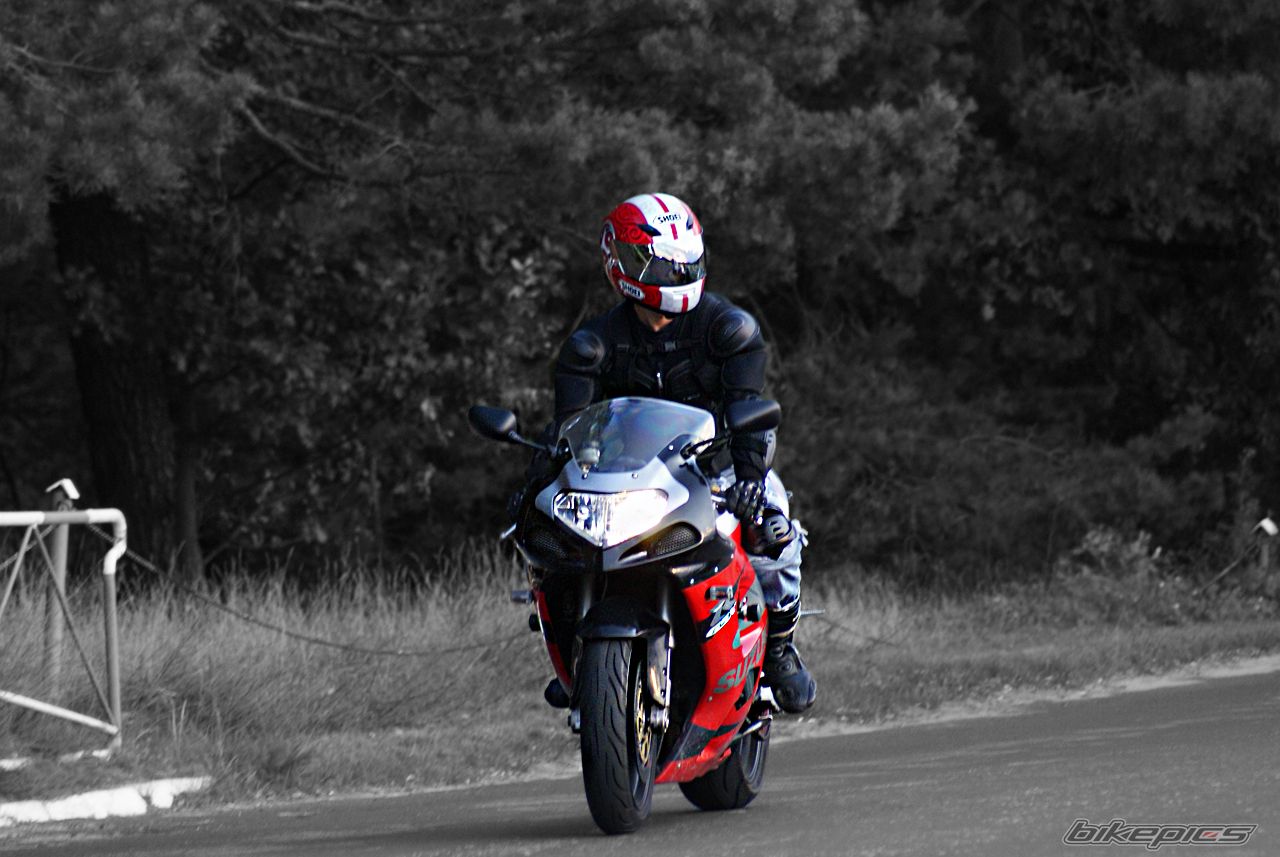 2001 SUZUKI GSX R 750 | Picture 2473023 motorcycle photo