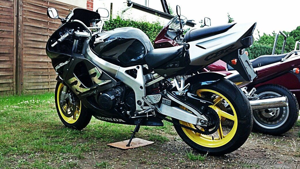 1998 HONDA CBR 900 | Picture 2477113 motorcycle photo