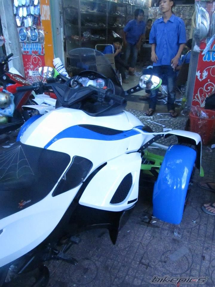 2011 CAN AM SPYDER RS | Picture 2477798 motorcycle photo