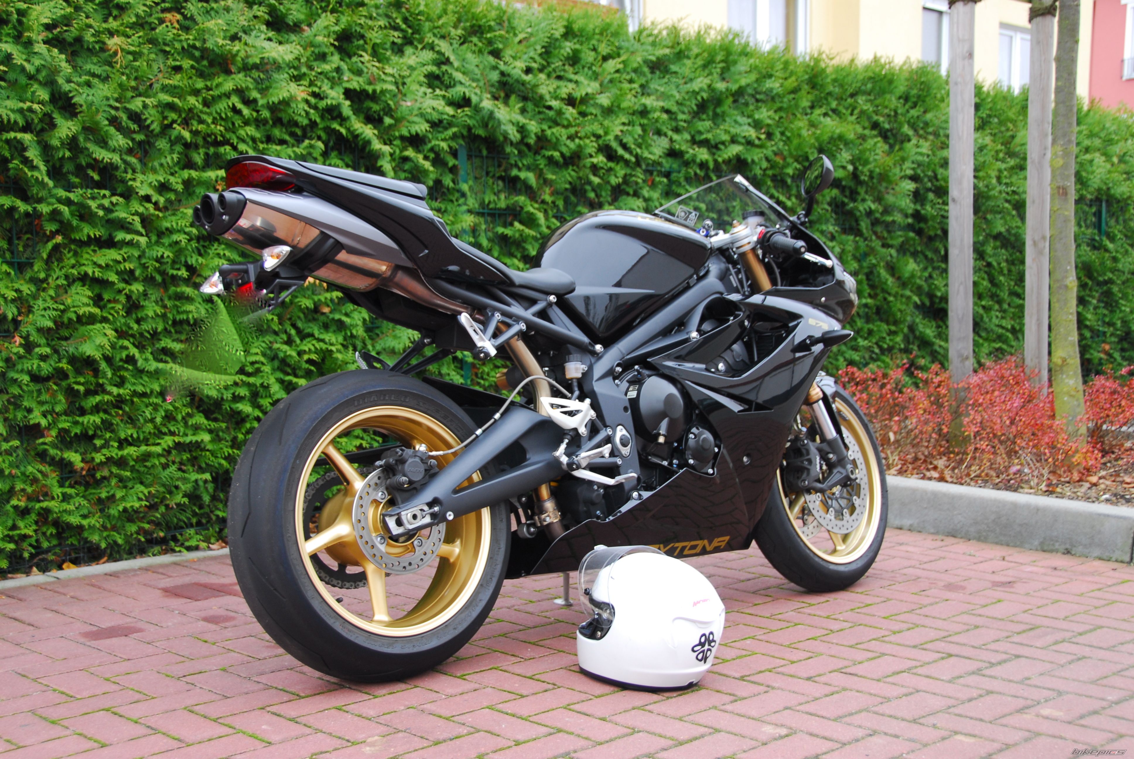 2012 TRIUMPH DAYTONA 675 | Picture 2480542 motorcycle photo