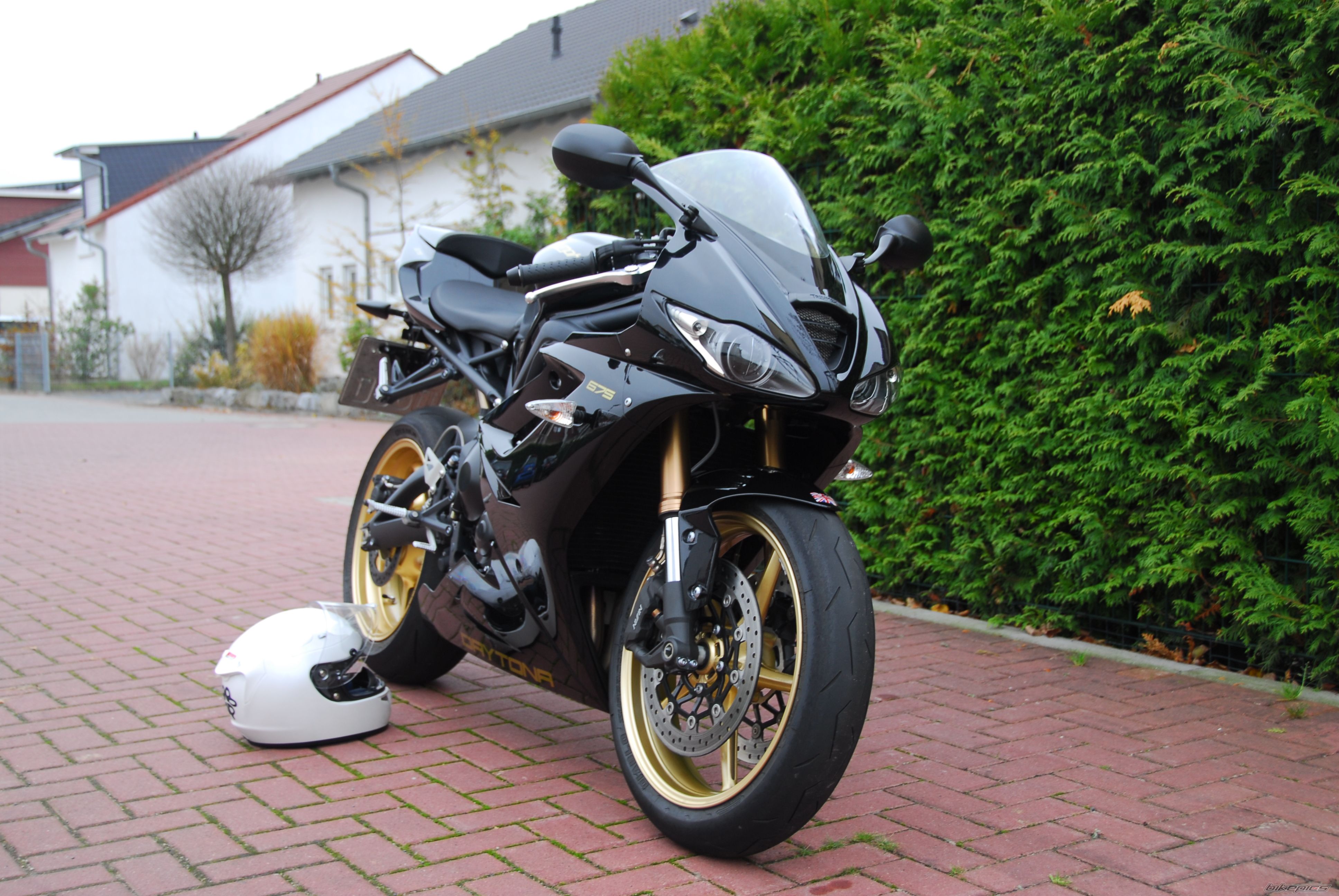 2012 TRIUMPH DAYTONA 675 | Picture 2480543 motorcycle photo
