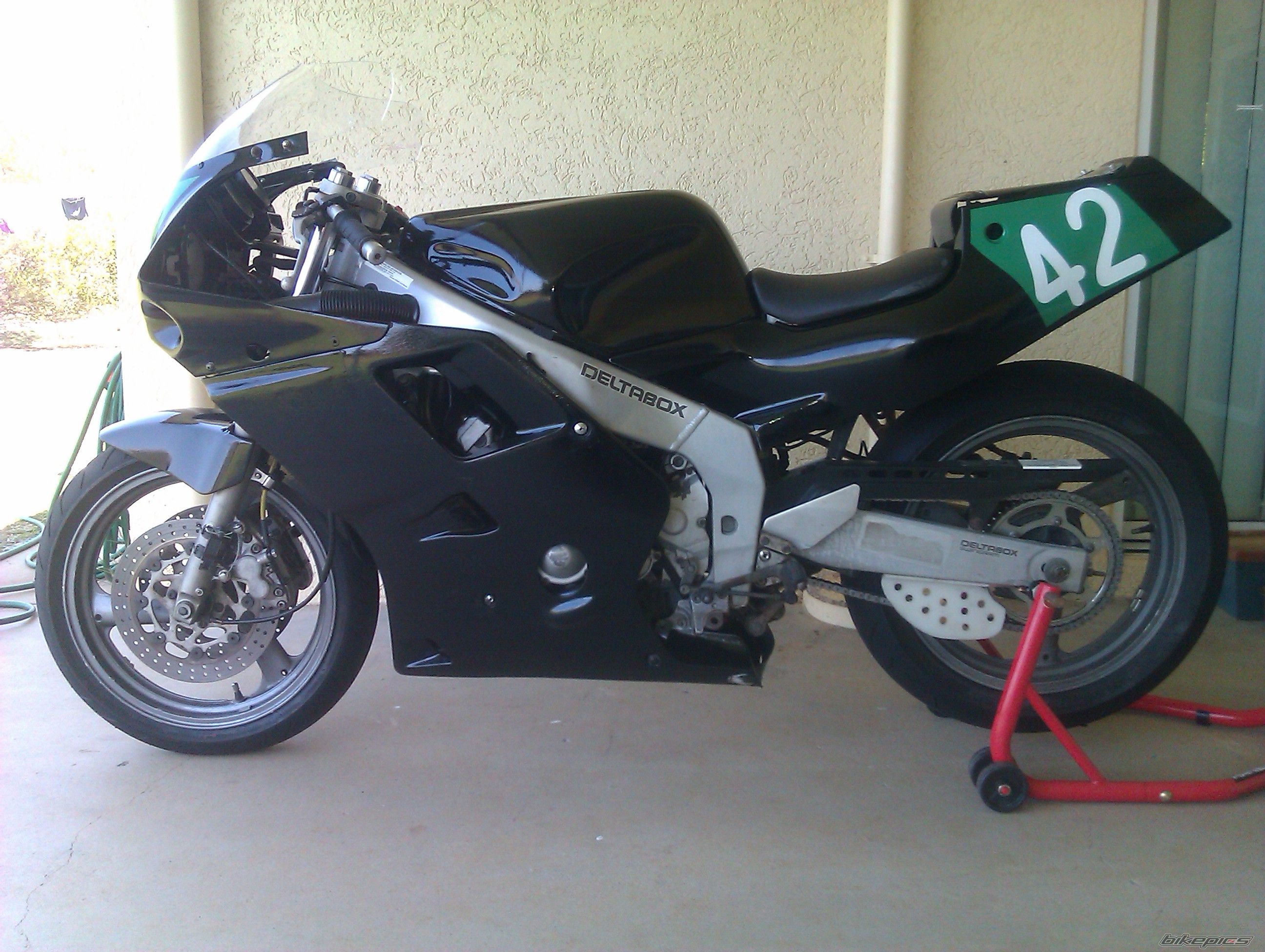 1990 YAMAHA FZR 250 EXUP | Picture 2482046 motorcycle photo