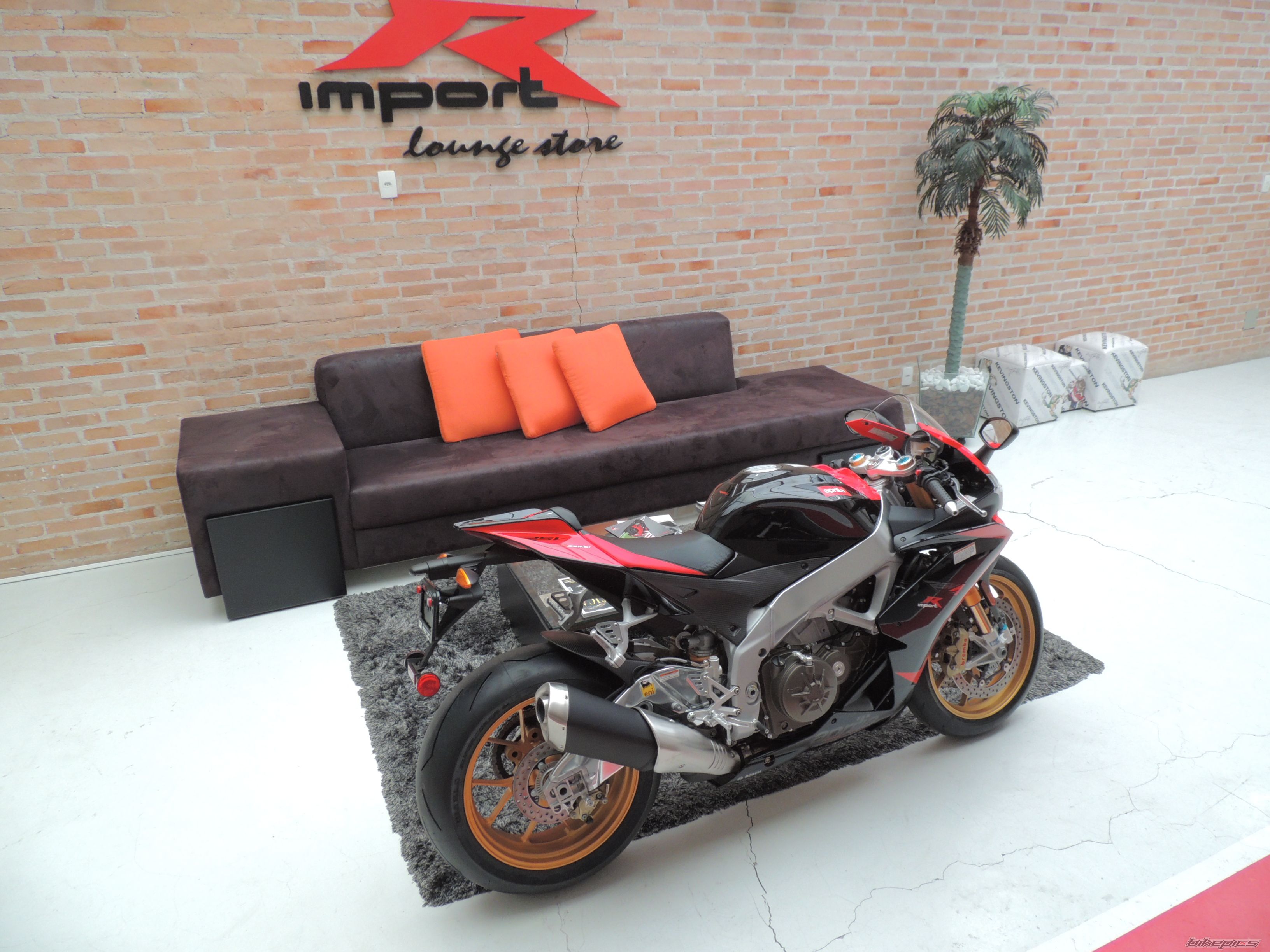 2012 APRILIA RSV4 FACTORY APRC | Picture 2487191 motorcycle photo