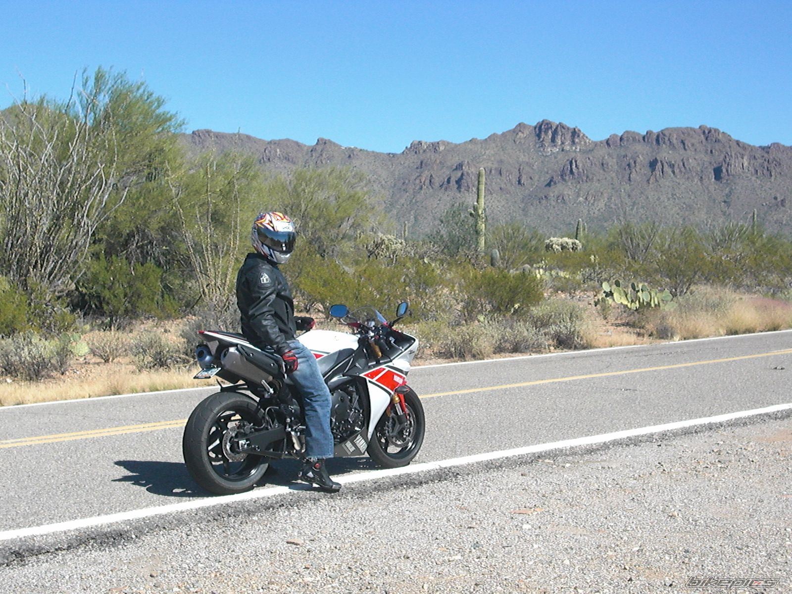 2012 YAMAHA YZF R1 | Picture 2489227 motorcycle photo