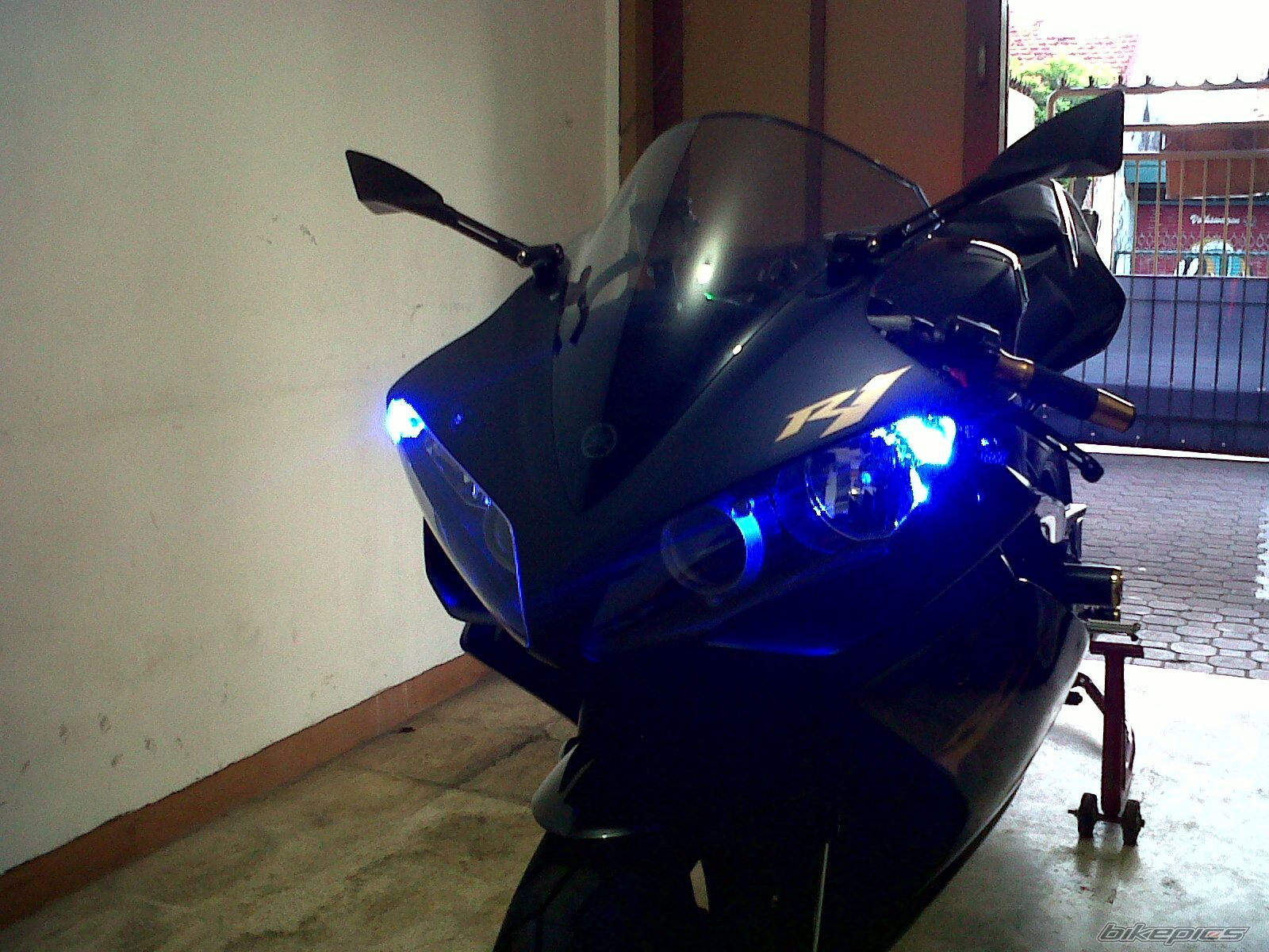 2008 YAMAHA YZF R1 | Picture 2493507 motorcycle photo