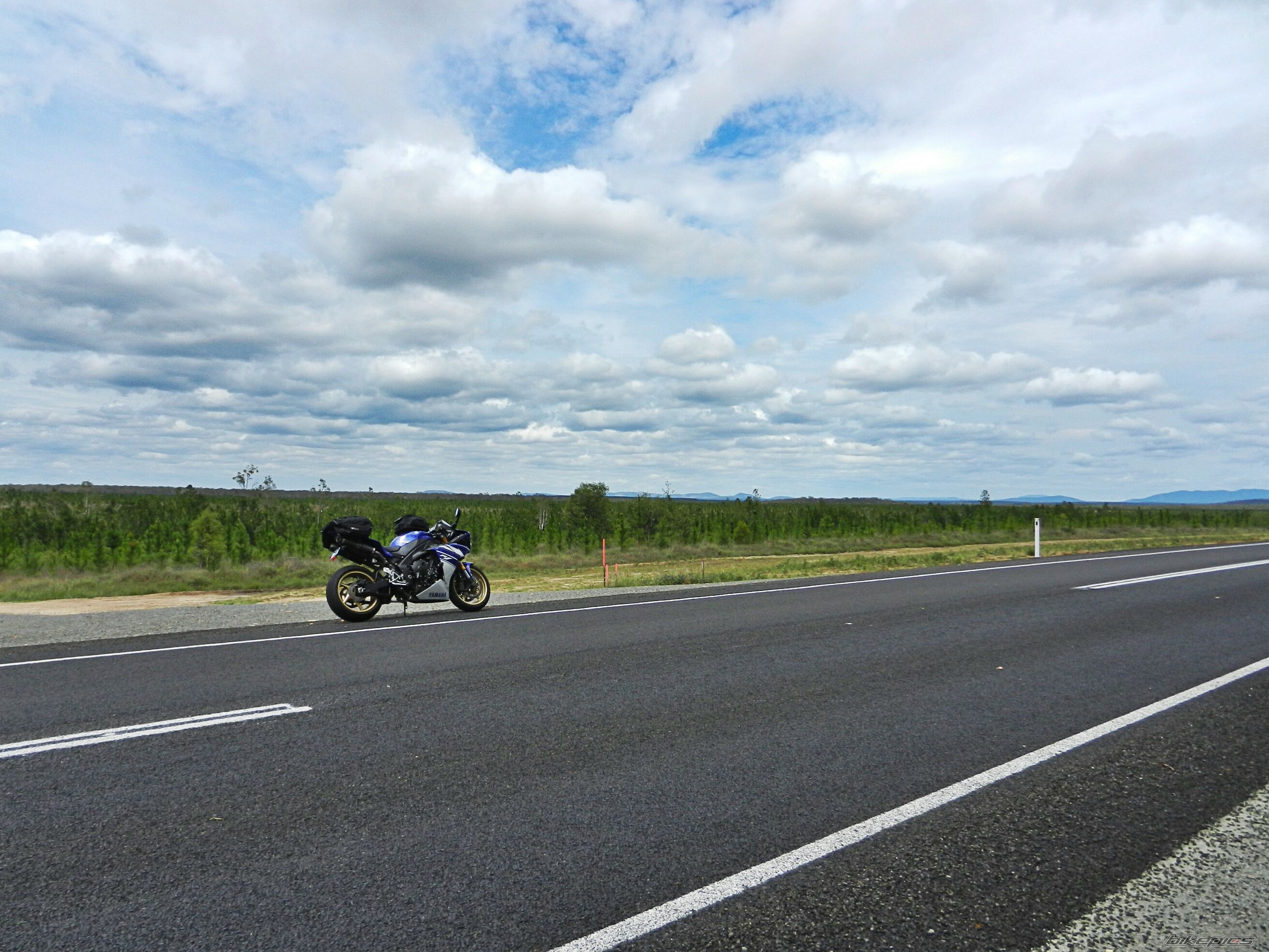 2010 YAMAHA YZF R1 | Picture 2494662 motorcycle photo