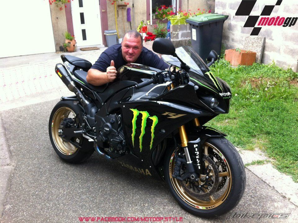 2012 YAMAHA YZF R1 | Picture 2497930 motorcycle photo