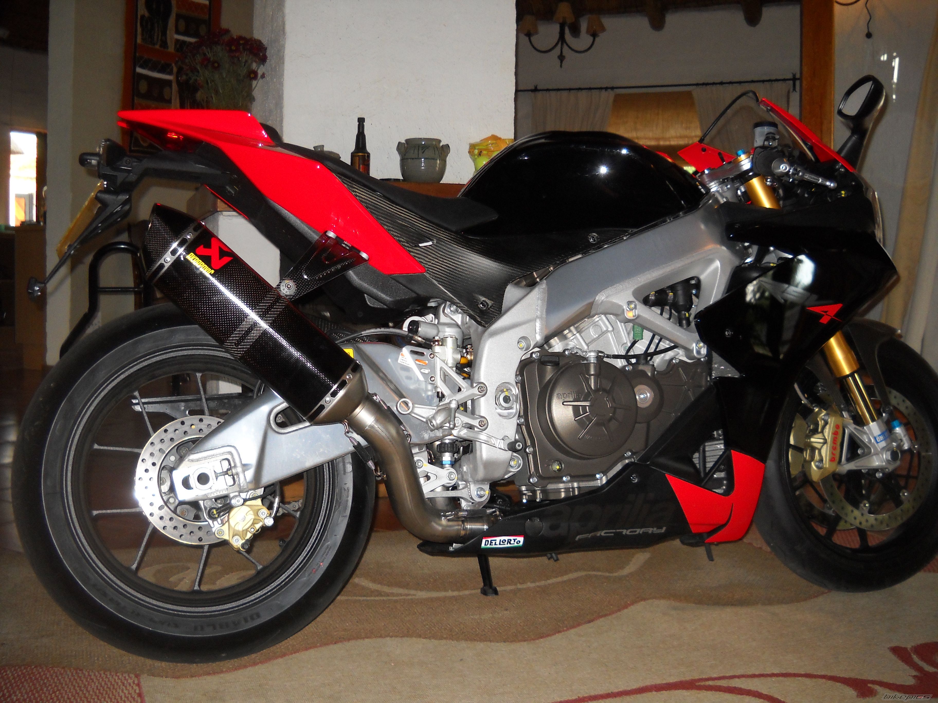 2009 APRILIA RSV4 FACTORY | Picture 2499765 motorcycle photo