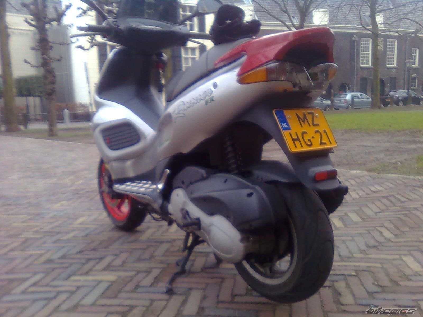 1999 GILERA RUNNER 125 FX | Picture 2499999 motorcycle photo