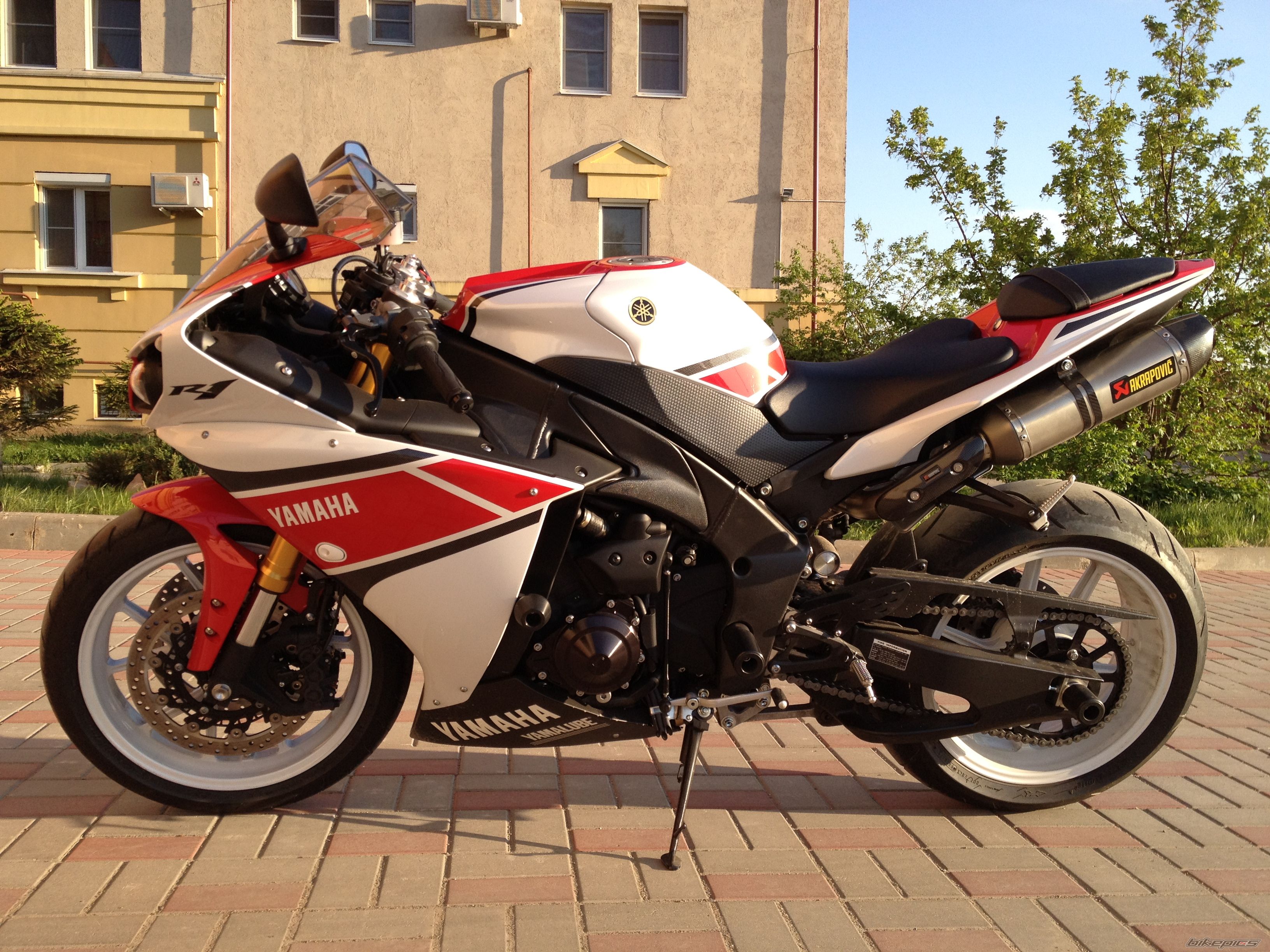 2012 YAMAHA YZF R1 | Picture 2501697 motorcycle photo