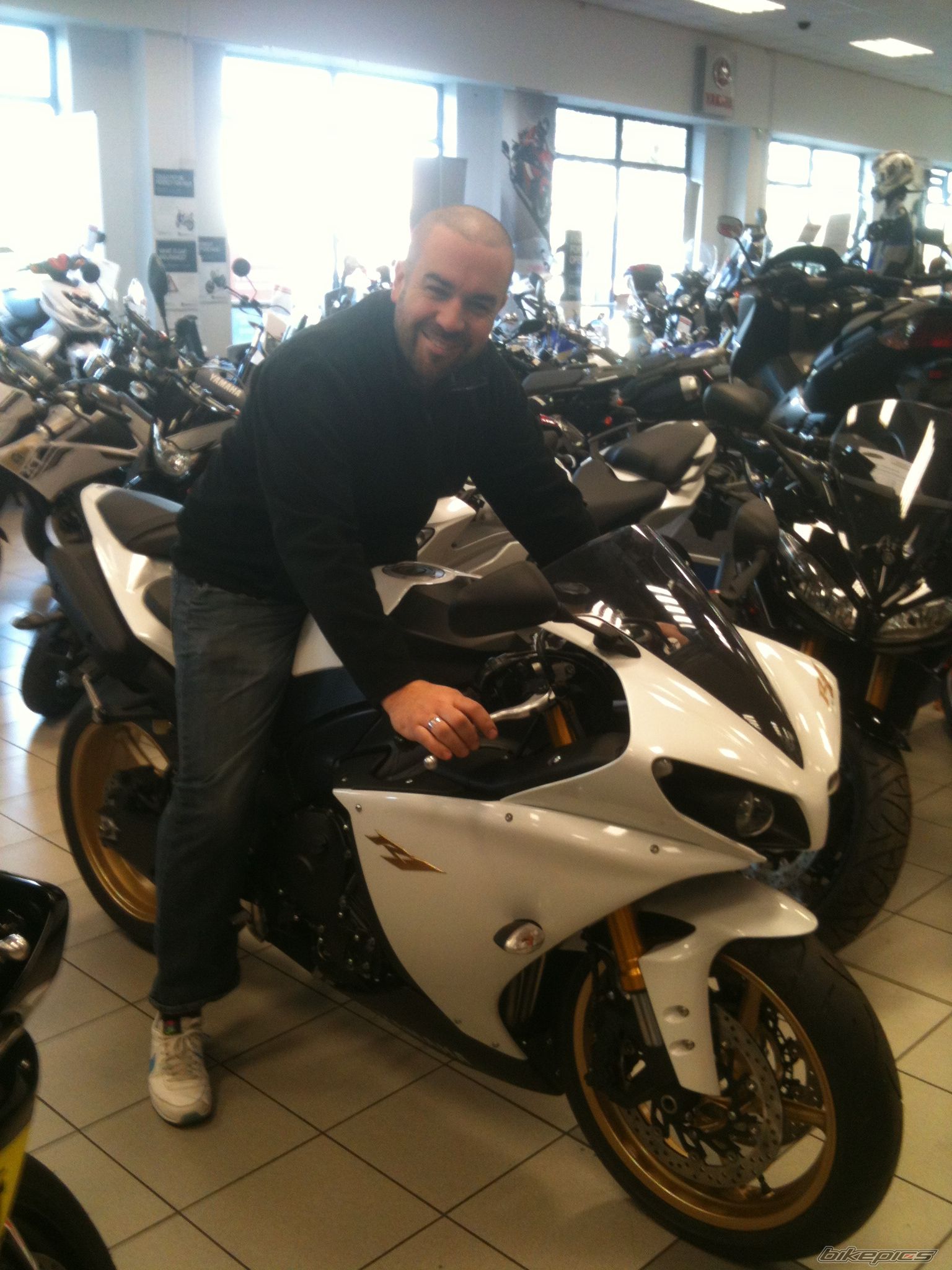 2013 YAMAHA YZF R1 | Picture 2501967 motorcycle photo