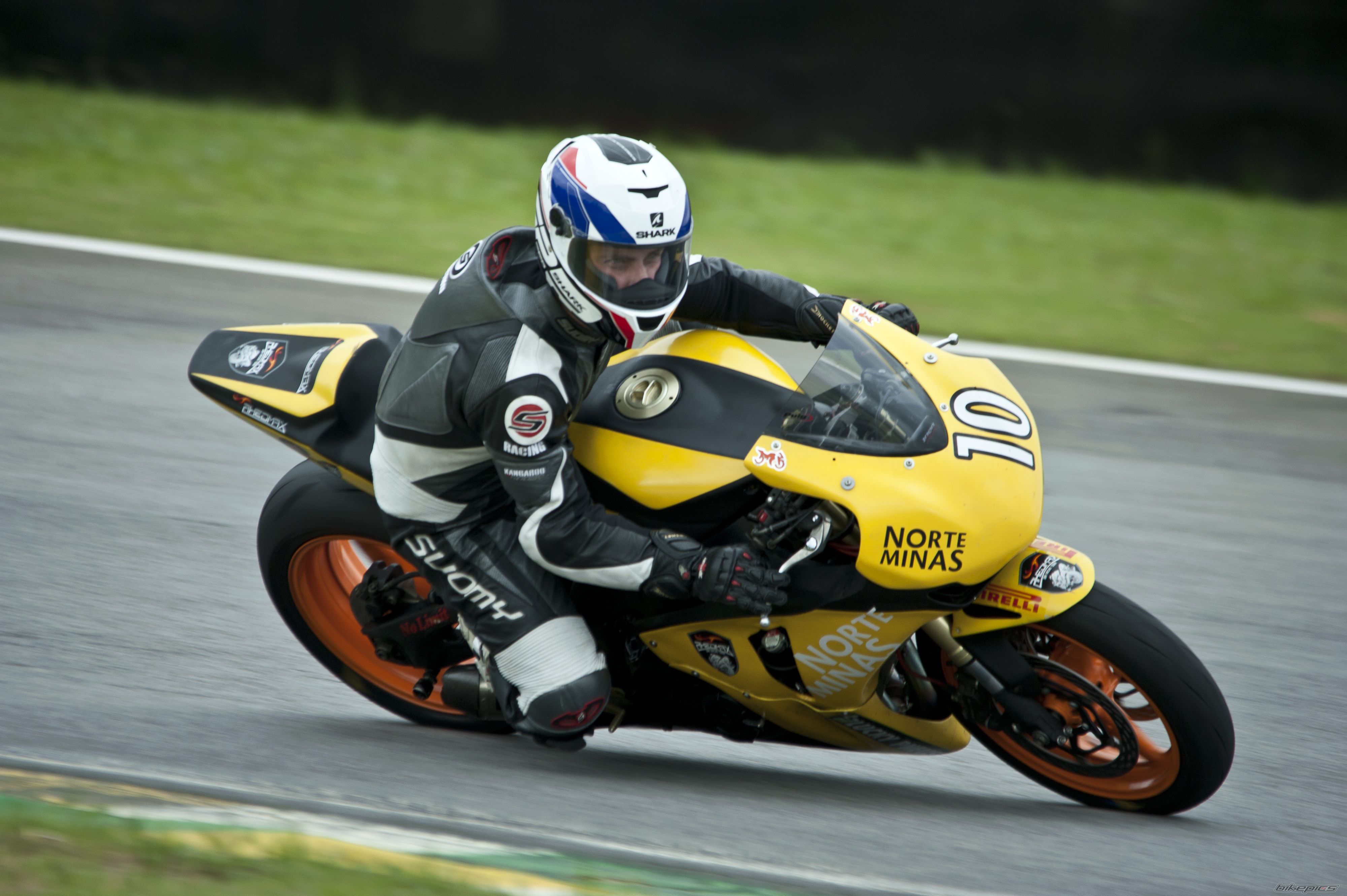 2010 HONDA CBR 1000  RR | Picture 2505558 motorcycle photo