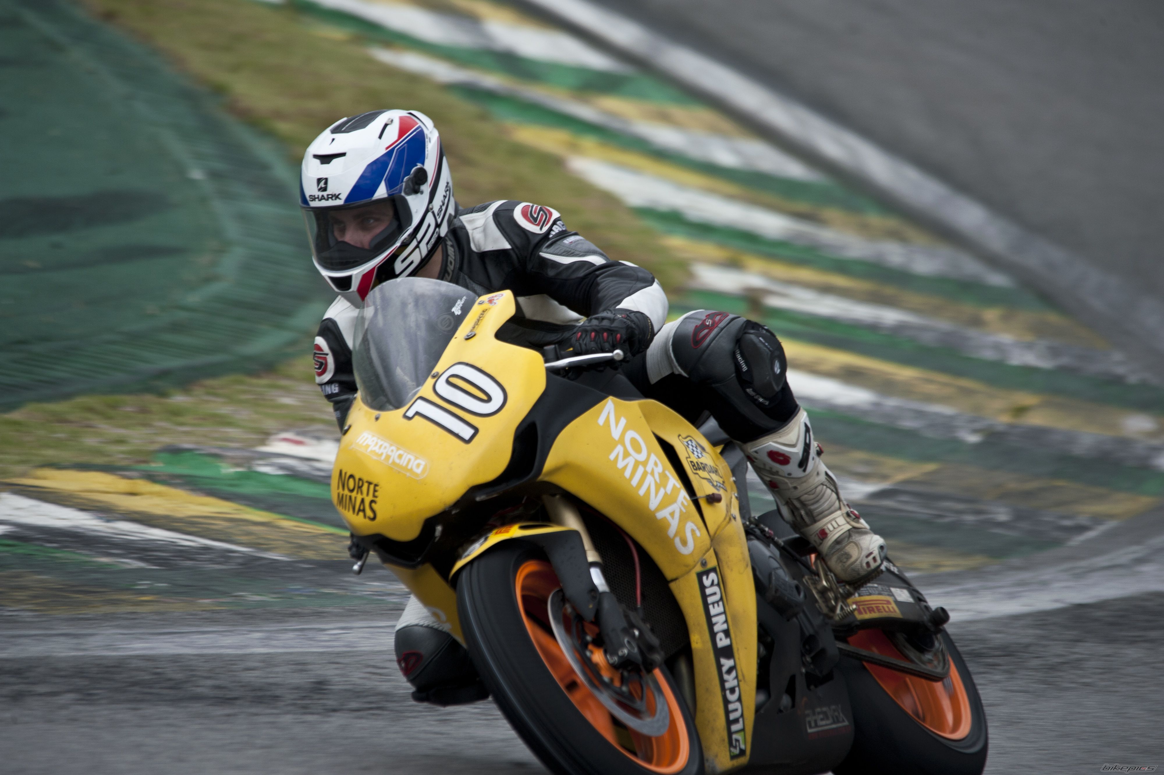 2010 HONDA CBR 1000  RR | Picture 2505570 motorcycle photo