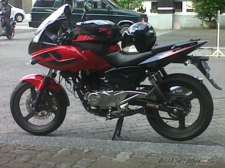 2011 BAJAJ PULSAR 220F | Picture 2508613 motorcycle photo