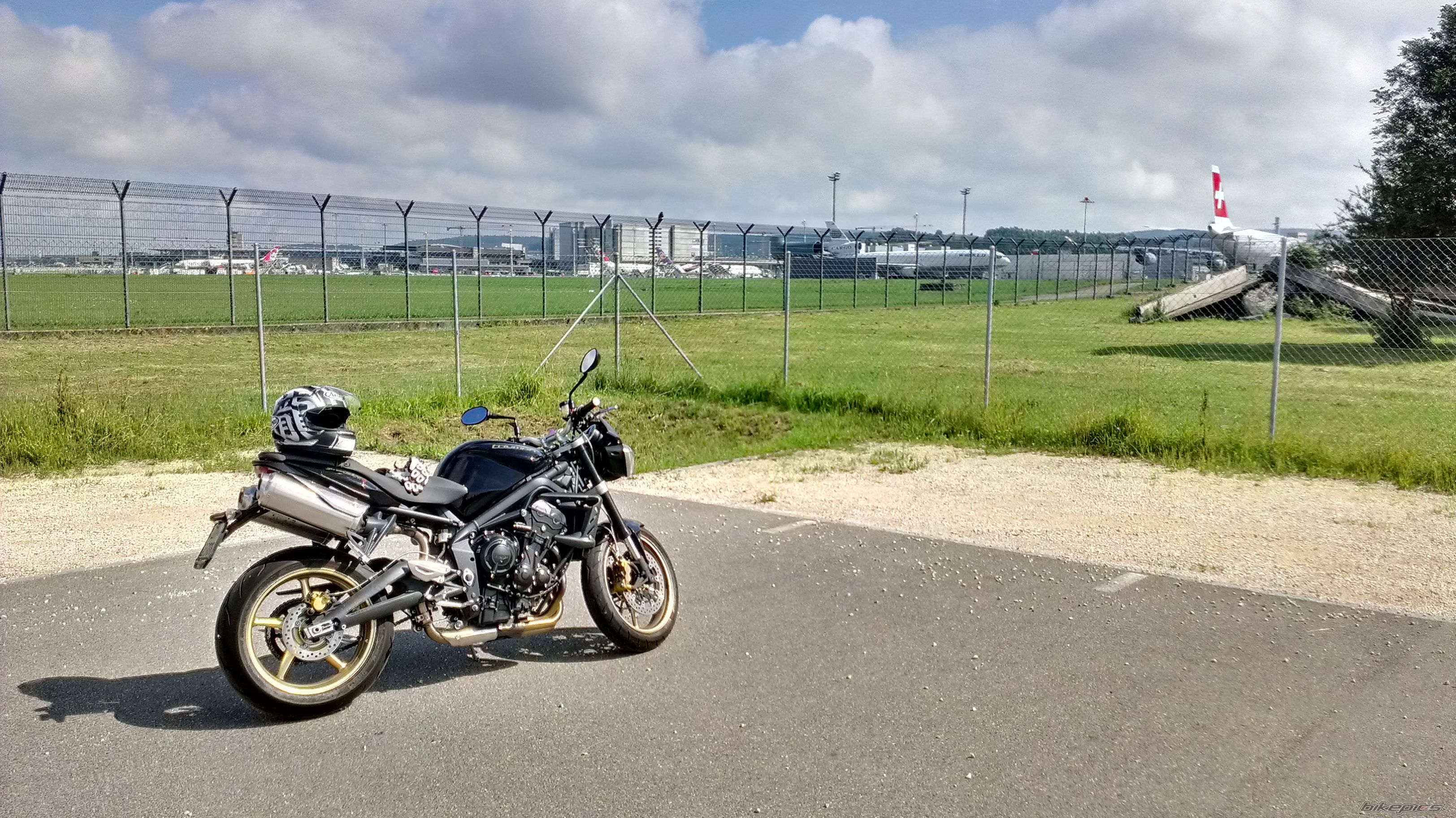 2012 TRIUMPH STREET TRIPLE R | Picture 2510659 motorcycle photo