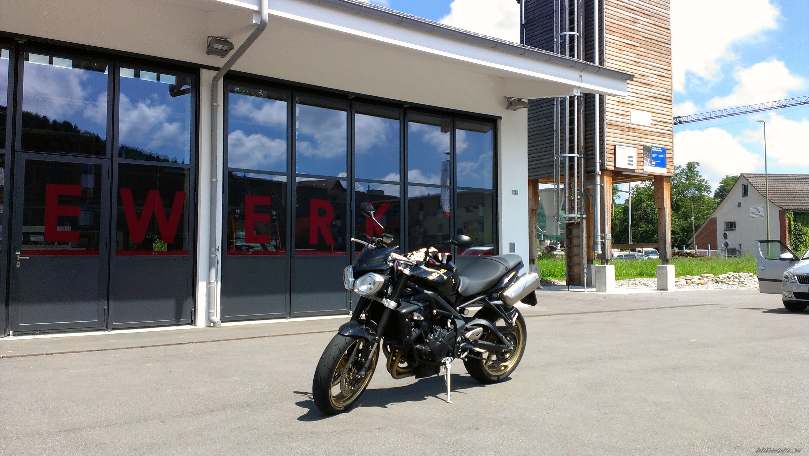 2012 TRIUMPH STREET TRIPLE R | Picture 2510661 motorcycle photo