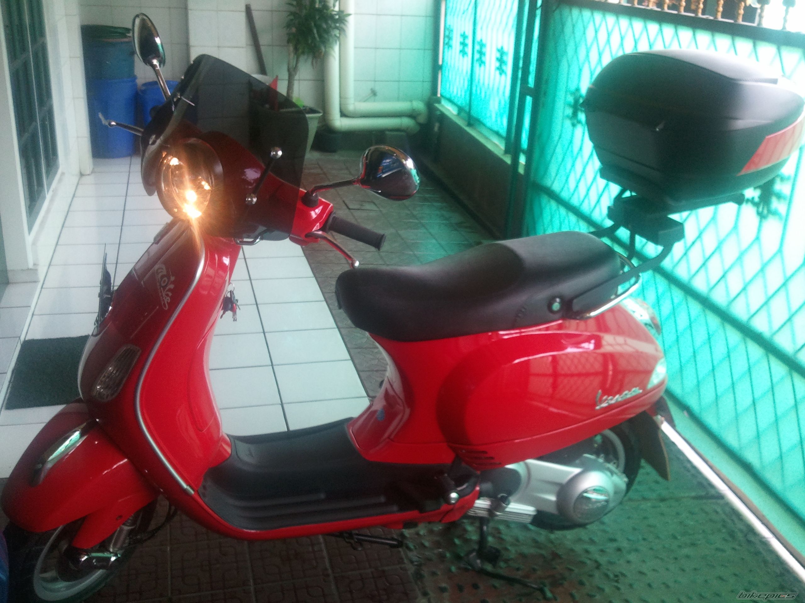 2012 PIAGGIO VESPA LX 150IE | Picture 2515084 motorcycle photo