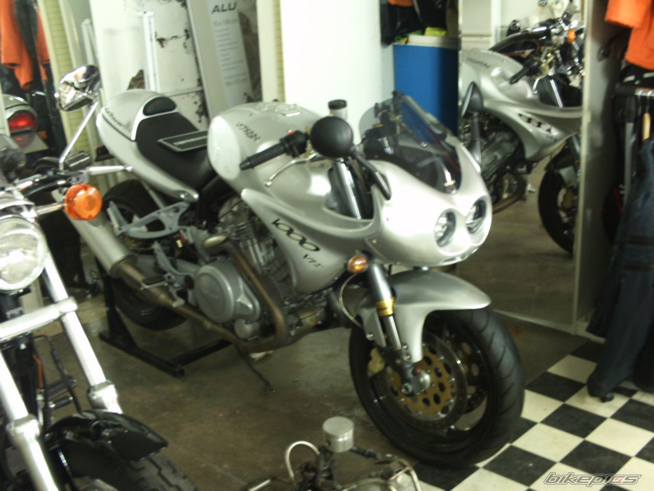 2001 VOXAN 1000 V72 | Picture 2515104 motorcycle photo