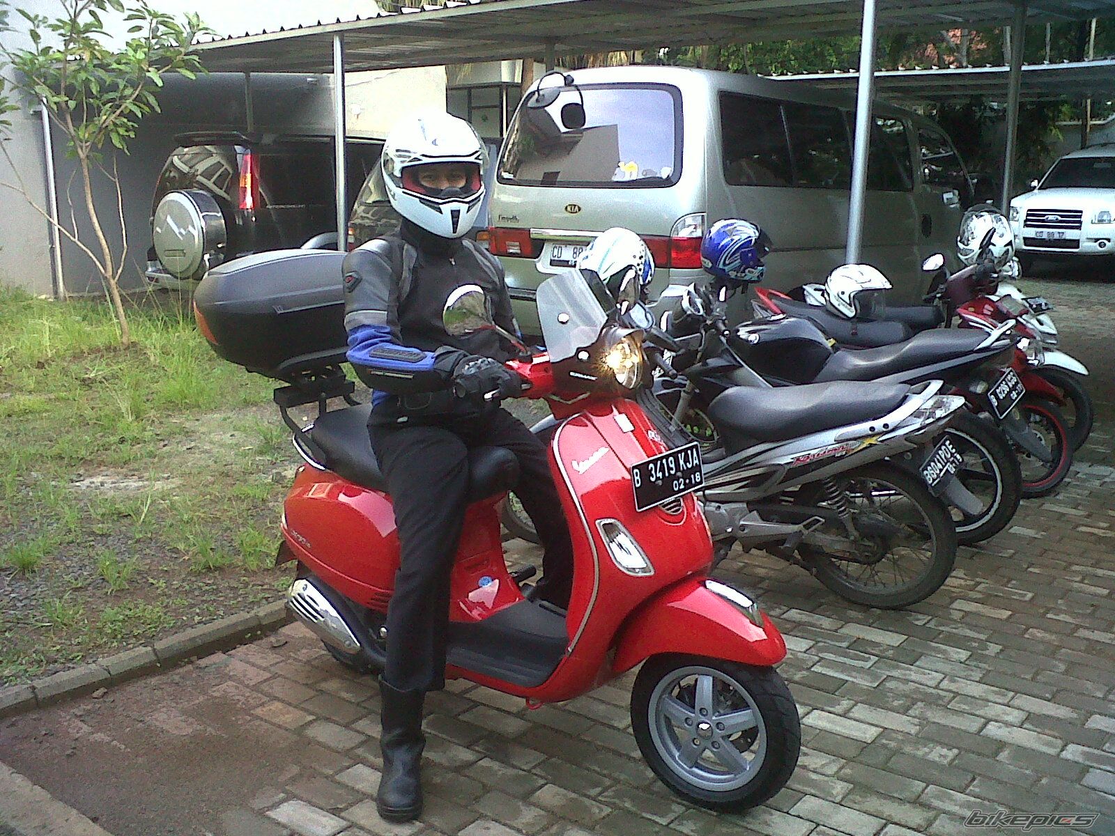 2012 PIAGGIO VESPA LX 150IE | Picture 2515946 motorcycle photo