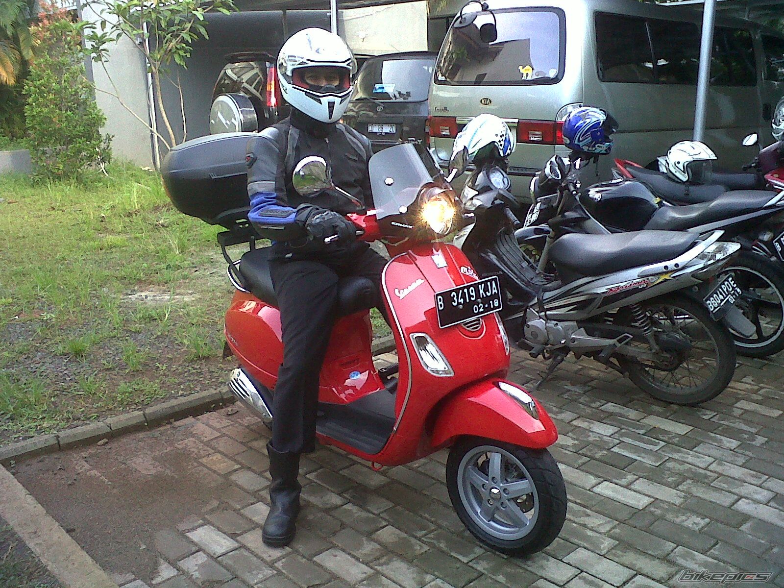 2012 PIAGGIO VESPA LX 150IE | Picture 2515947 motorcycle photo