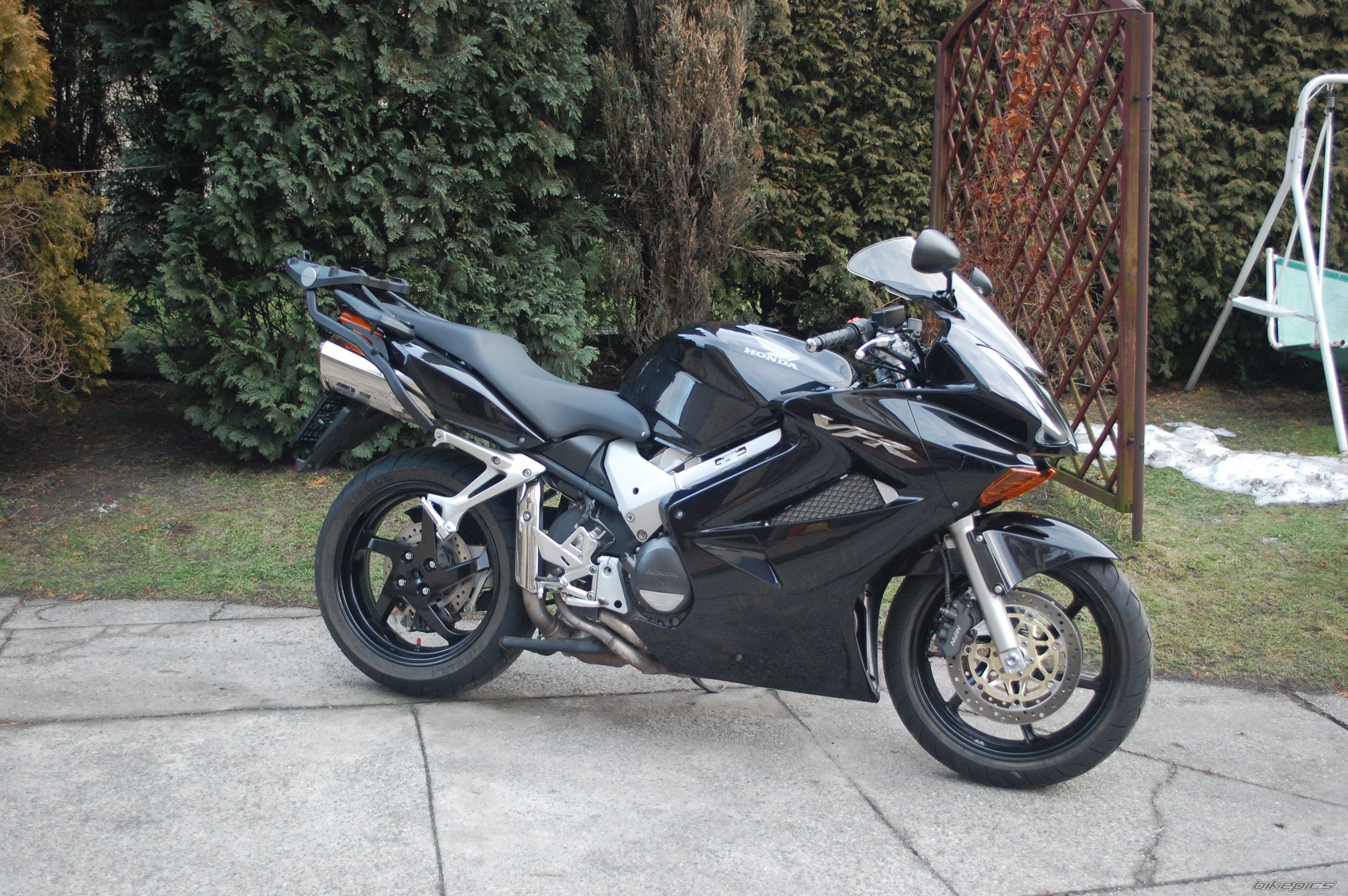 2004 HONDA VFR 800 VTEC | Picture 2516704 motorcycle photo