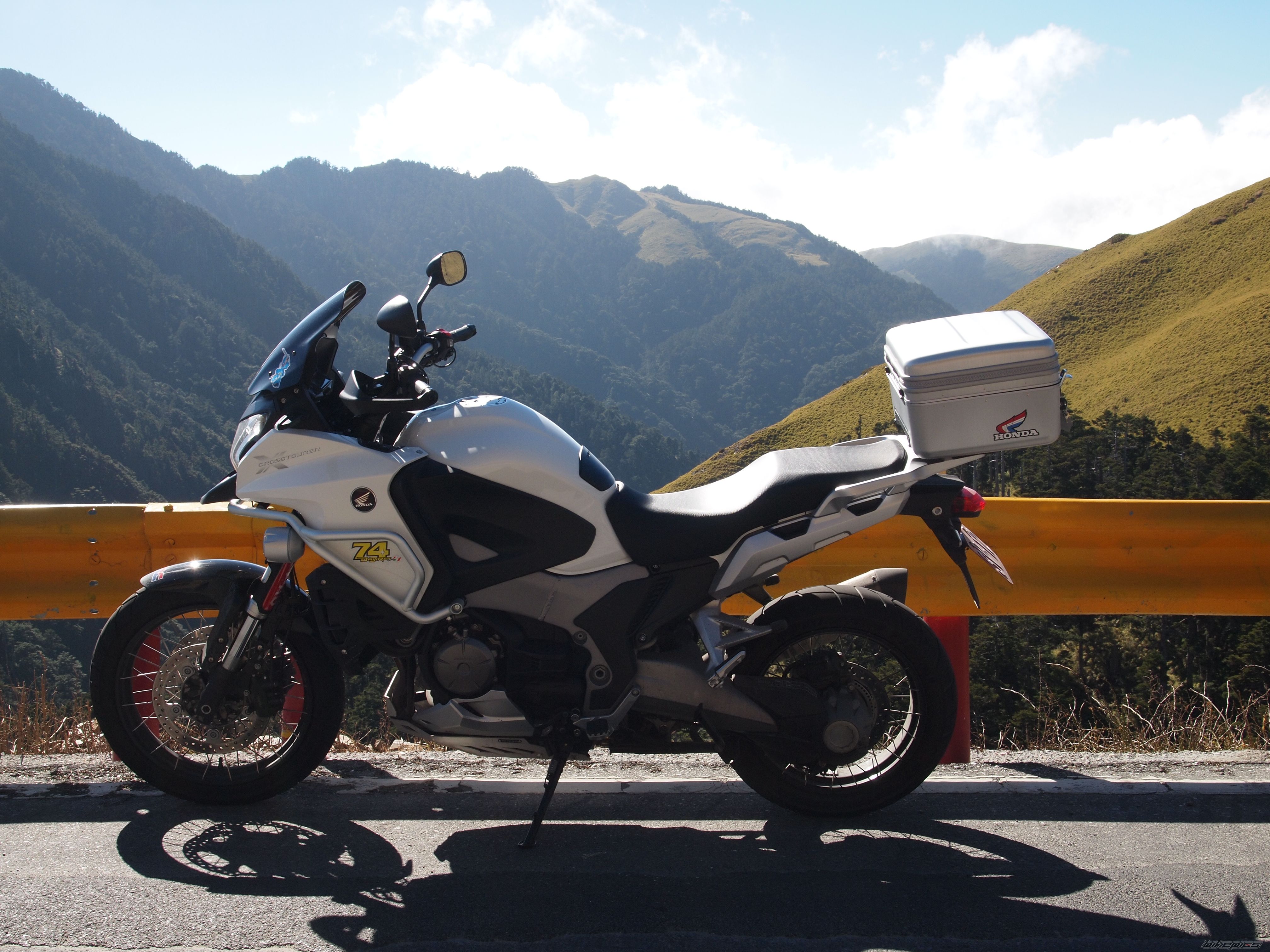 2012 HONDA CROSSTOURER | Picture 2517680 motorcycle photo