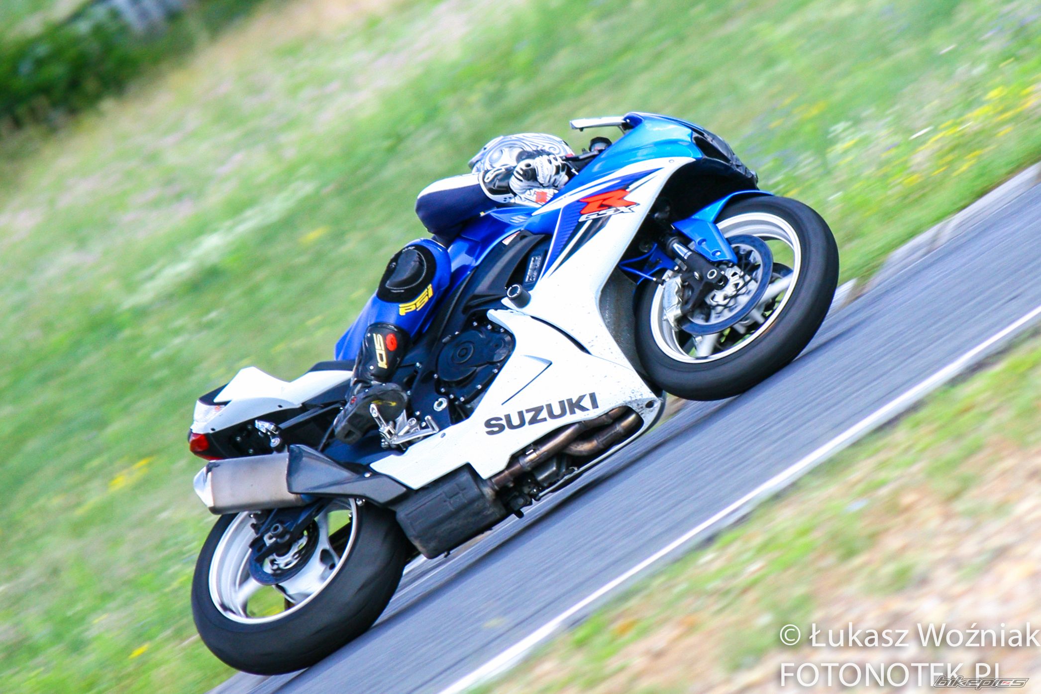 2011 SUZUKI GSX R 600 | Picture 2519281 motorcycle photo
