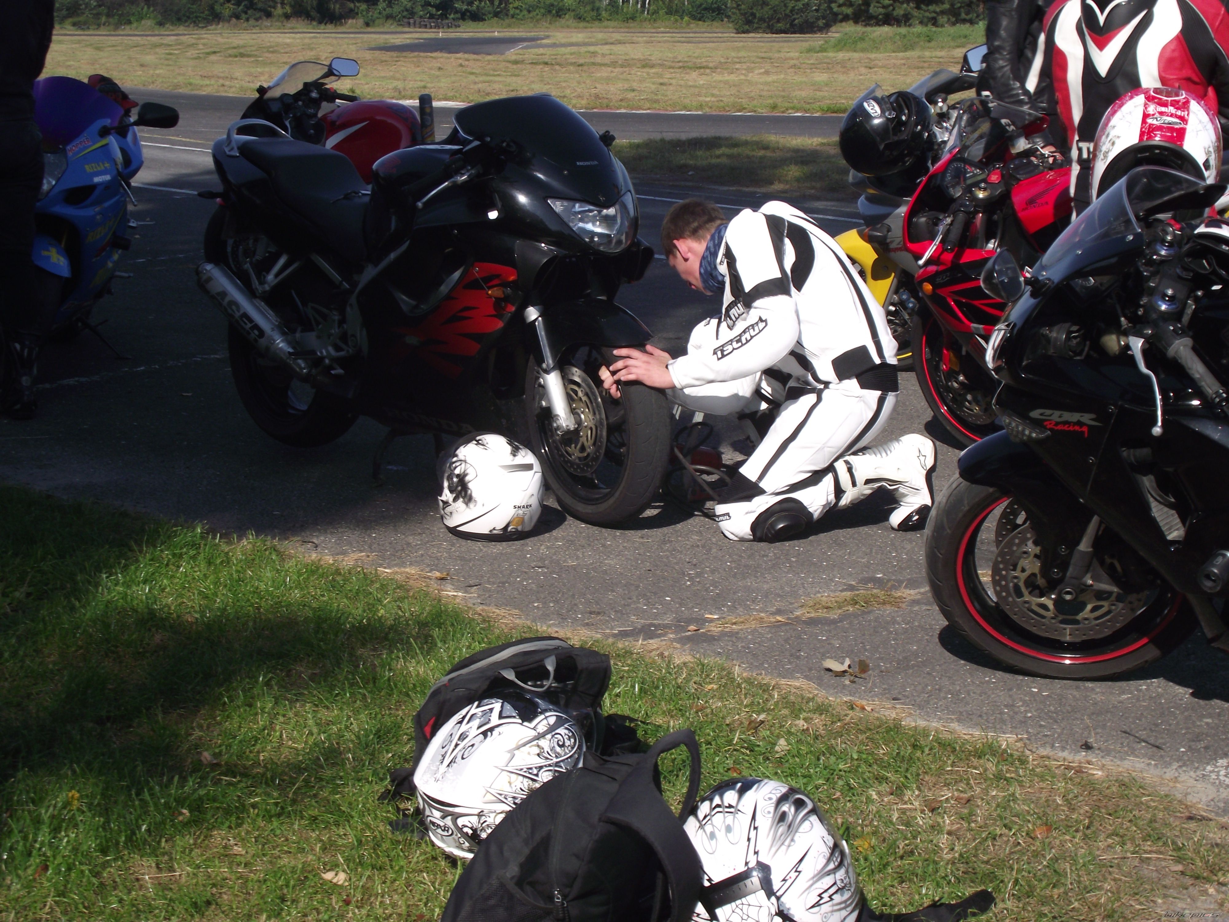 2000 HONDA CBR 600 F4 | Picture 2522556 motorcycle photo