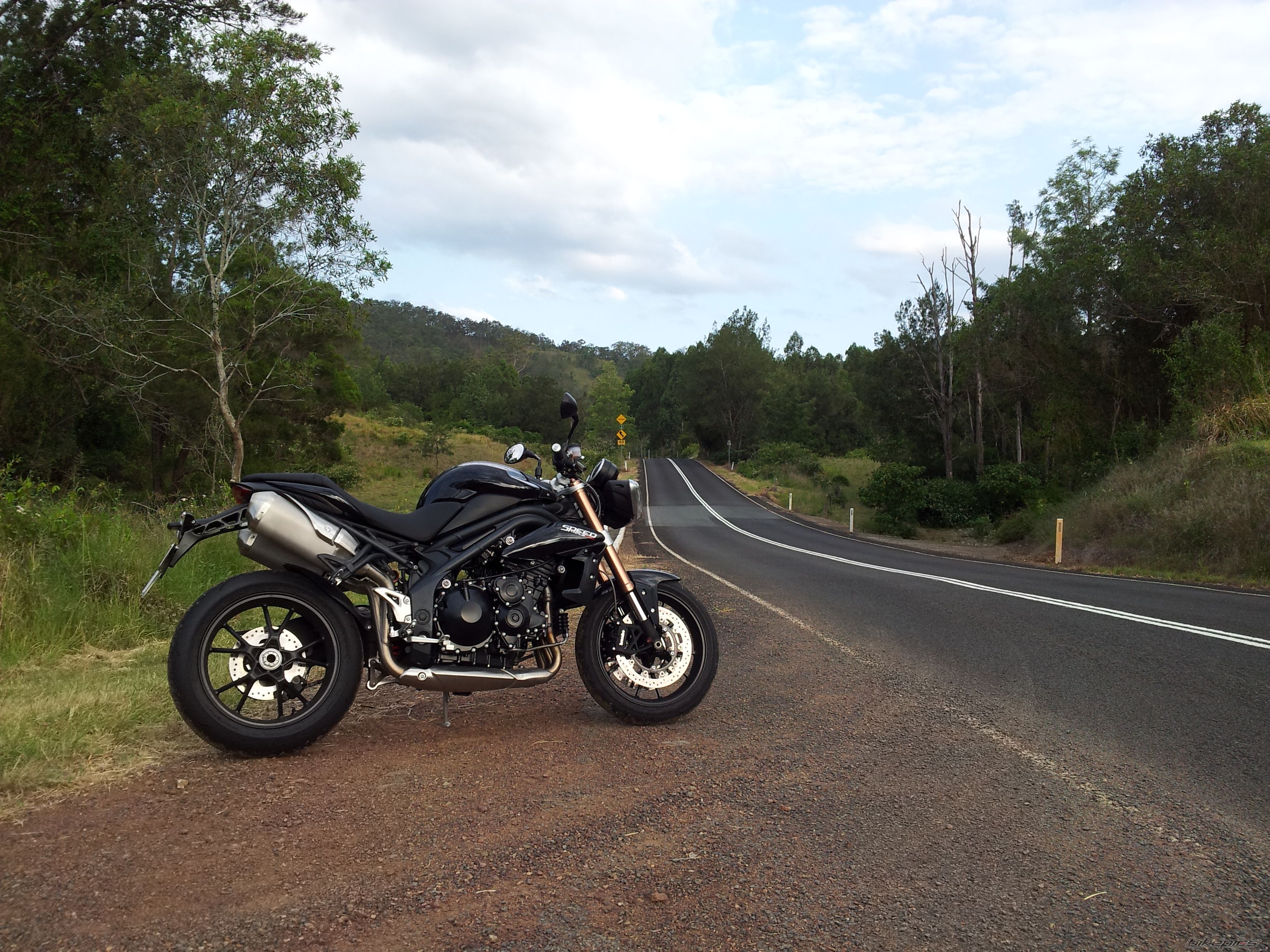 2011 TRIUMPH SPEED TRIPLE | Picture 2525901 motorcycle photo