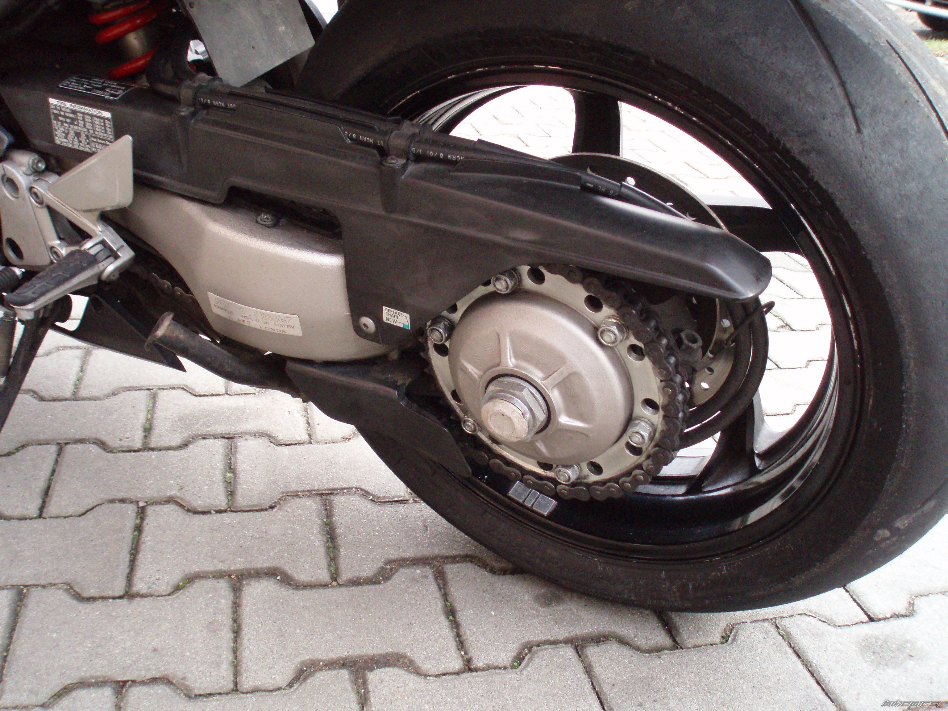 2002 HONDA VFR 800 VTEC | Picture 2529518 motorcycle photo