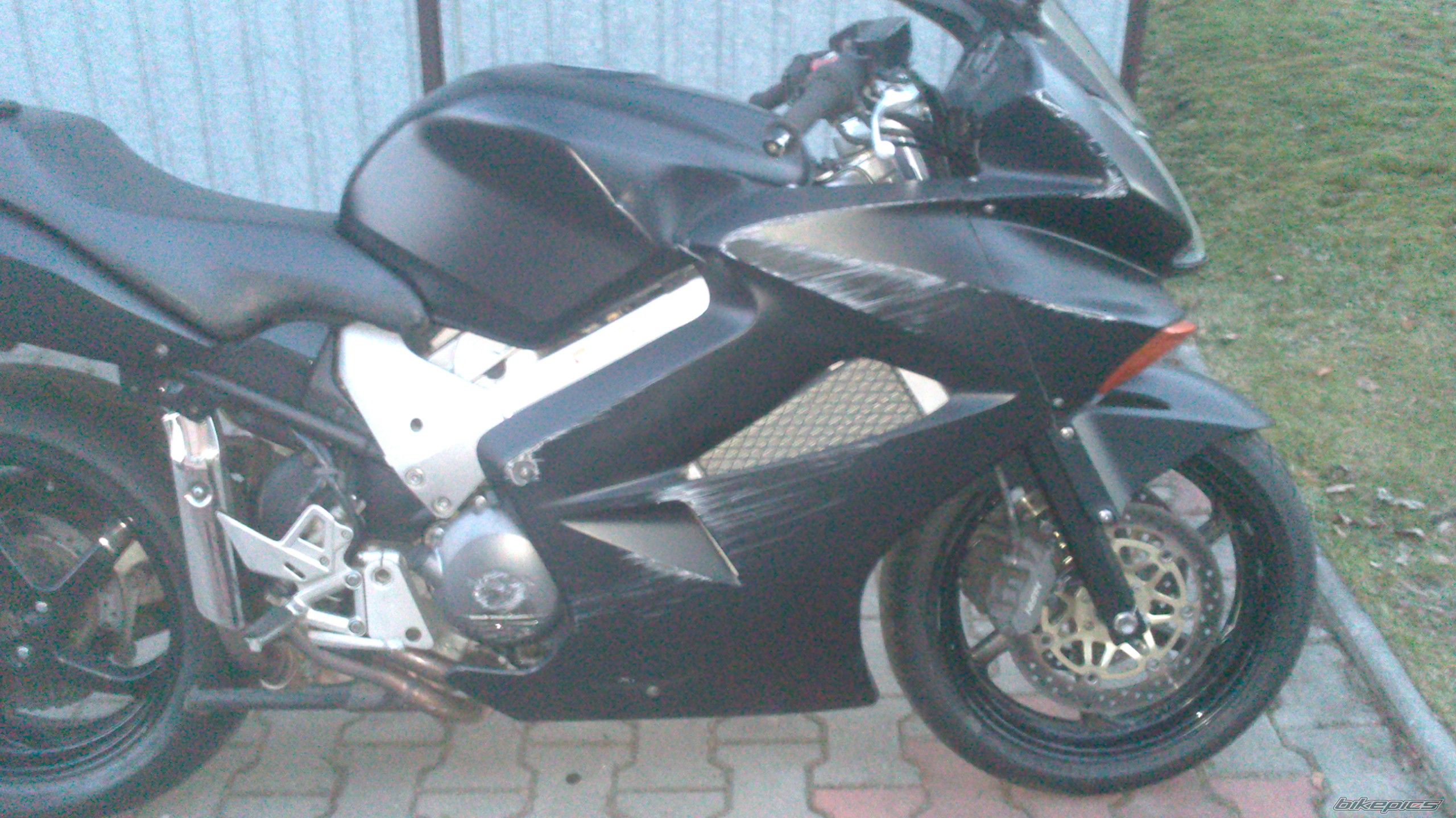 2002 HONDA VFR 800 VTEC | Picture 2529522 motorcycle photo