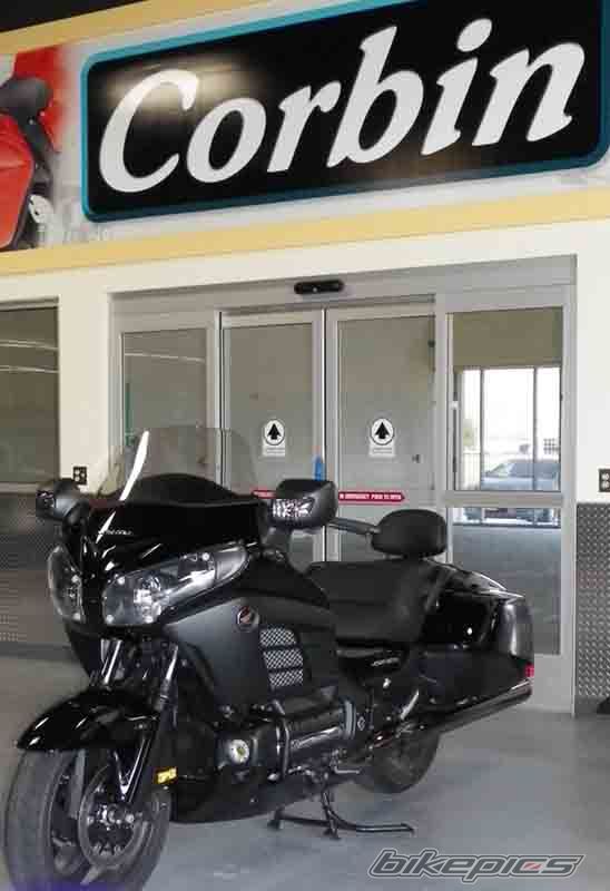 2013 HONDA GOLDWING | Picture 2530390 motorcycle photo