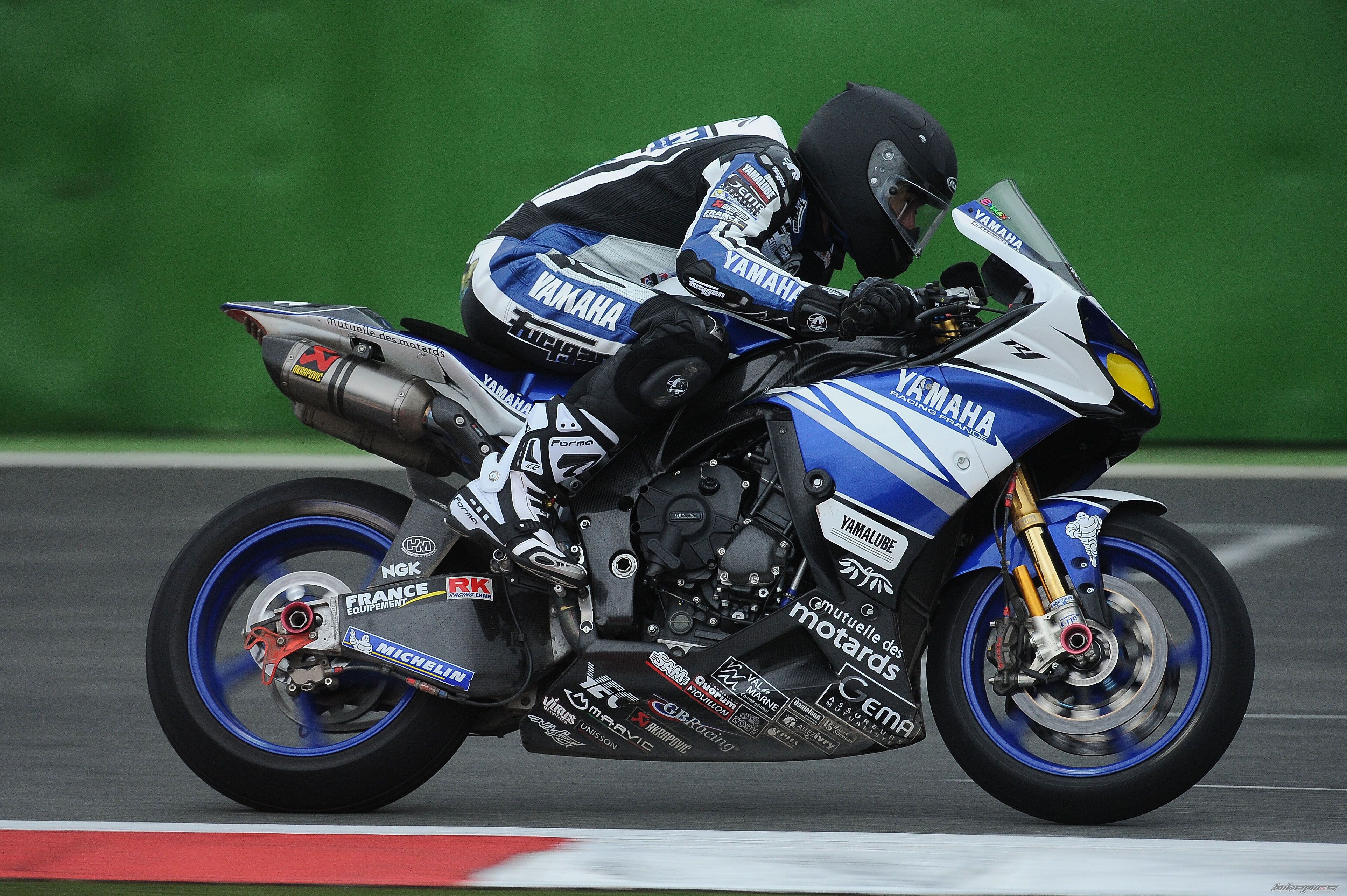 2013 YAMAHA YZF R1 | Picture 2532006 motorcycle photo