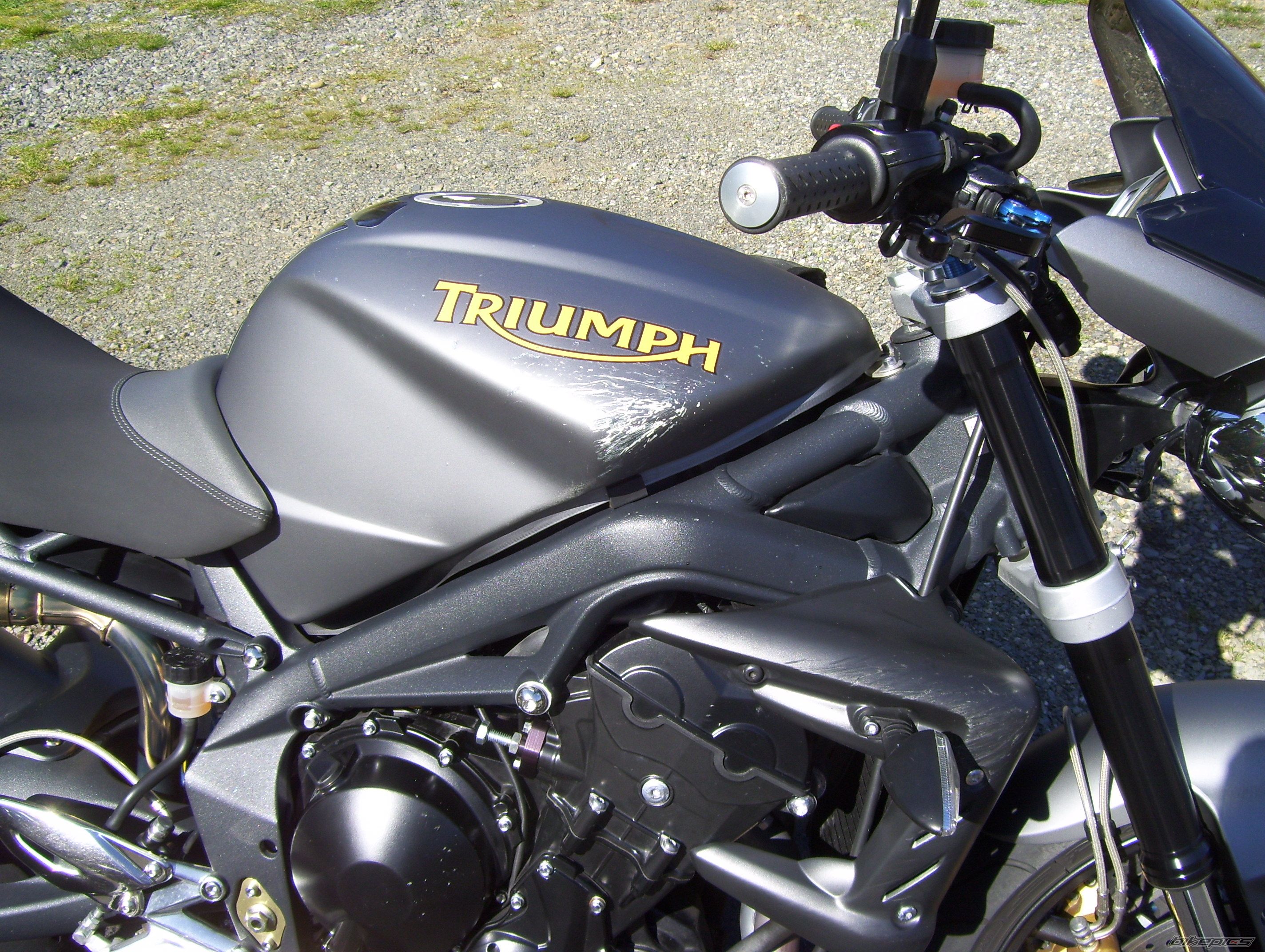 2011 TRIUMPH STREET TRIPLE R | Picture 2533894 motorcycle photo