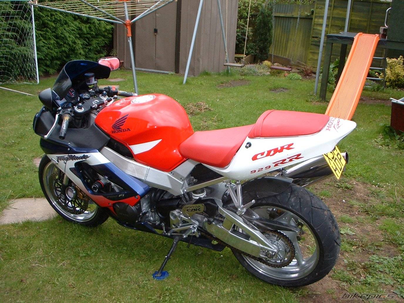 2000 HONDA CBR 900 | Picture 253669 motorcycle photo