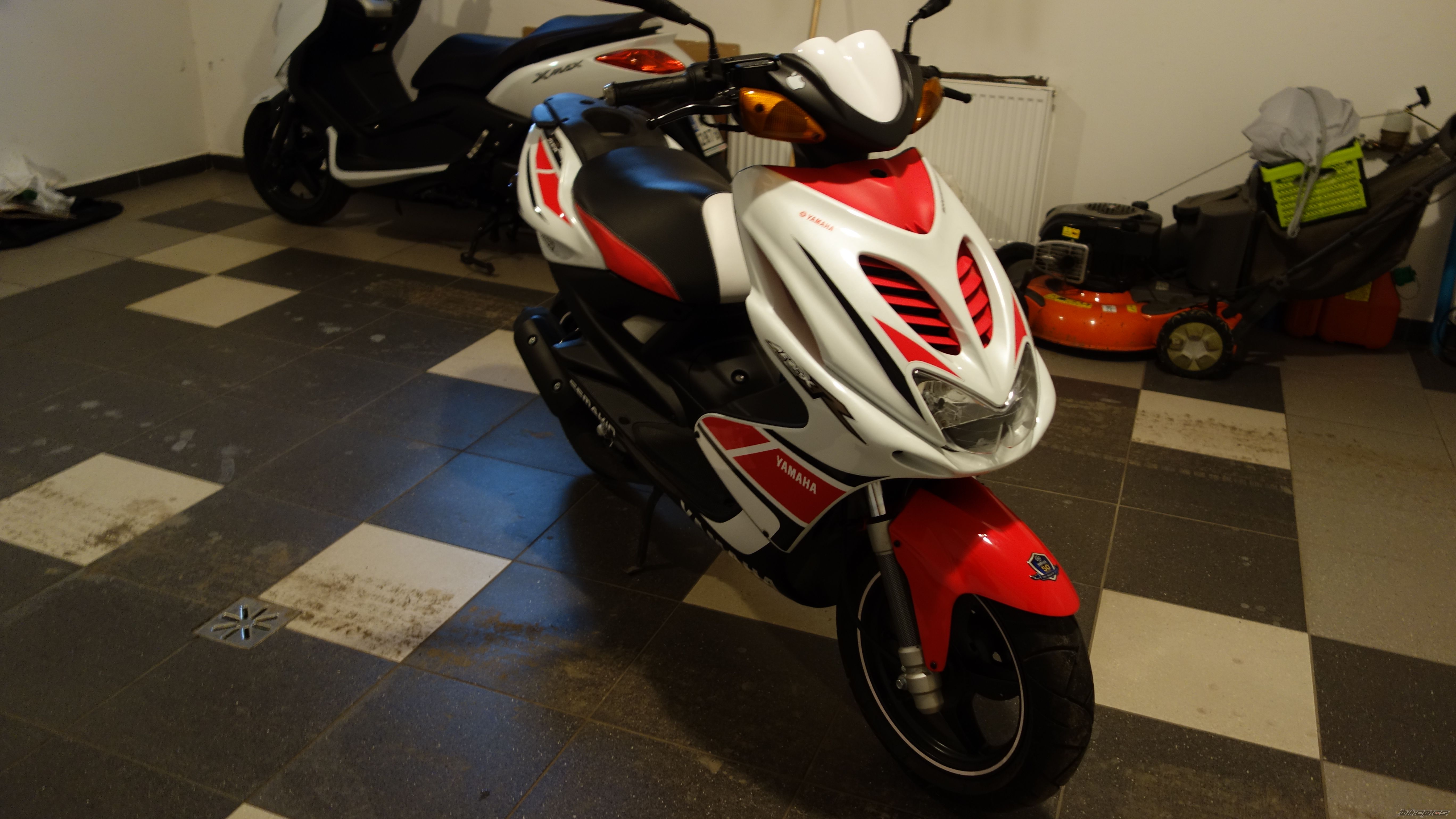 2011 YAMAHA AEROX 50 | Picture 2538690 motorcycle photo