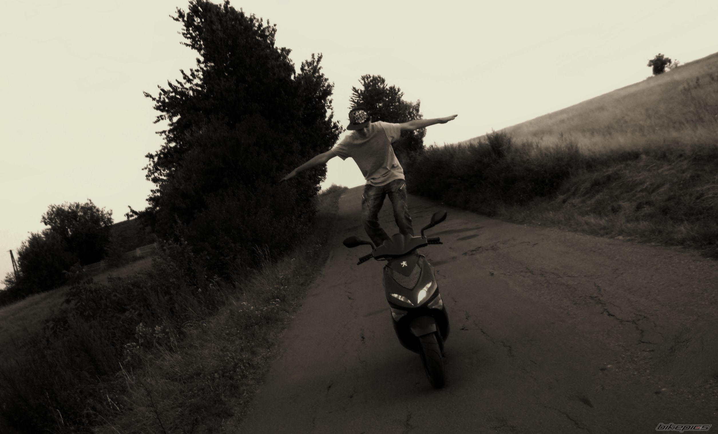    | Picture 2540914 motorcycle photo