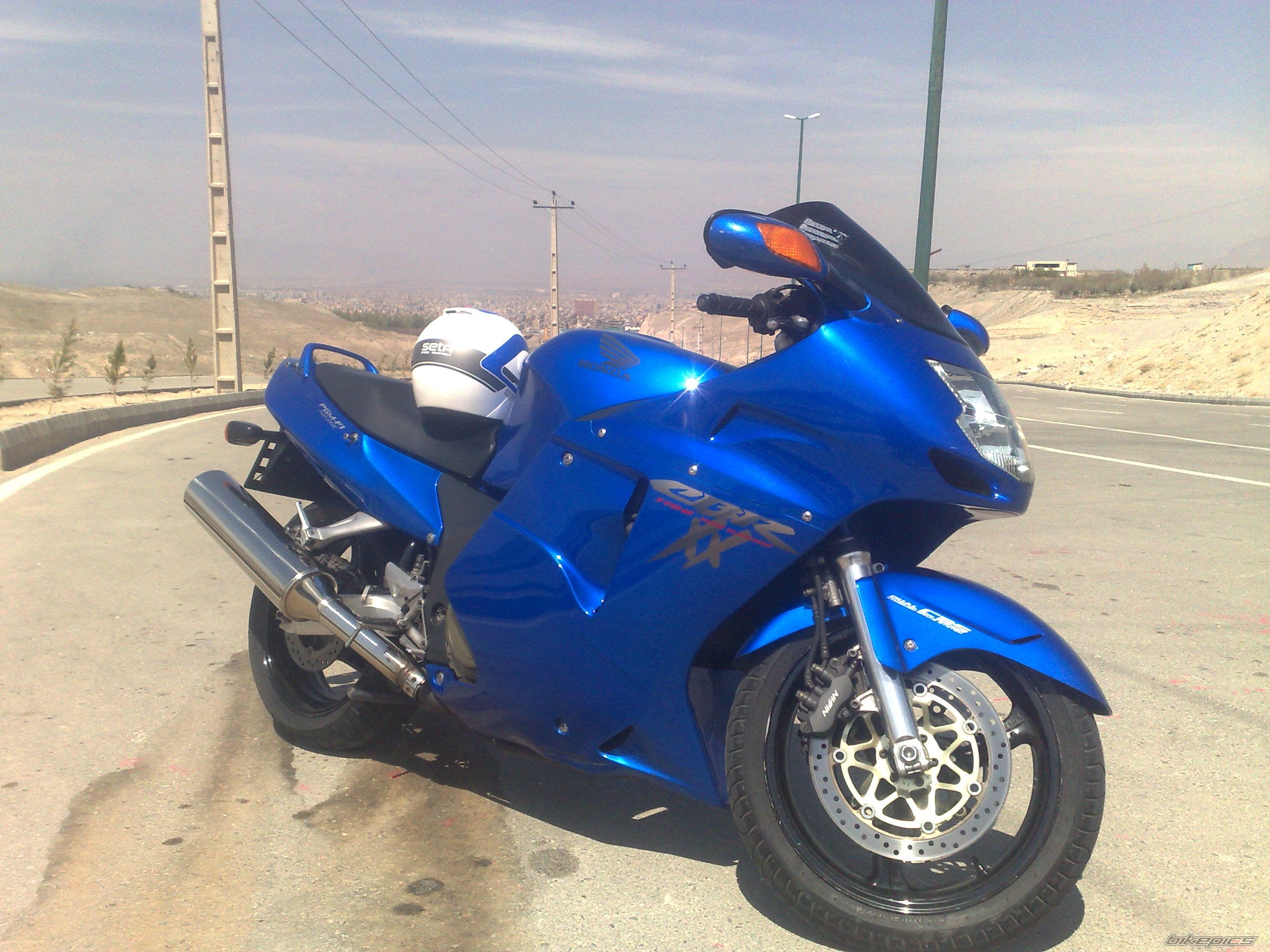 2012 HONDA CBR1100XX SUPER BLACKBIRD | Picture 2541384 motorcycle photo