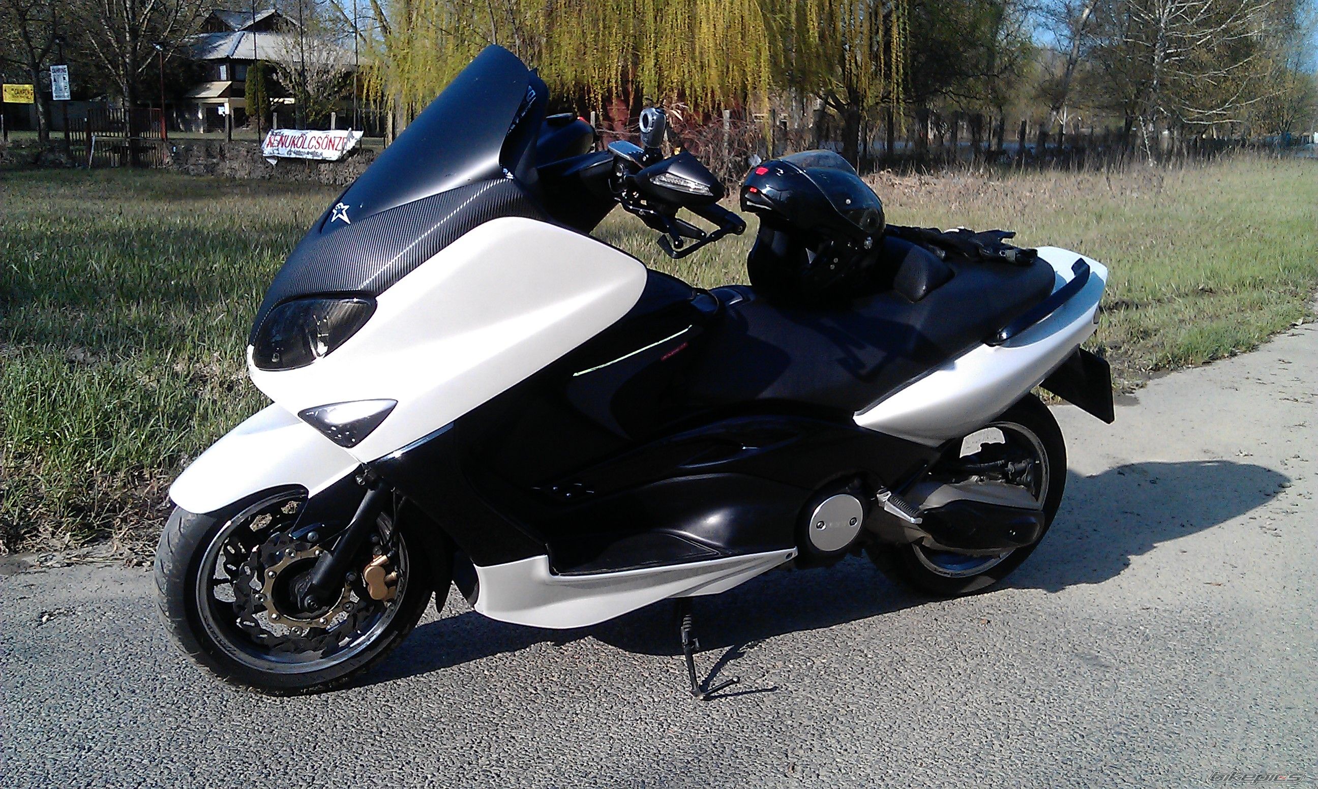 2004 YAMAHA TMAX 500 | Picture 2544987 motorcycle photo