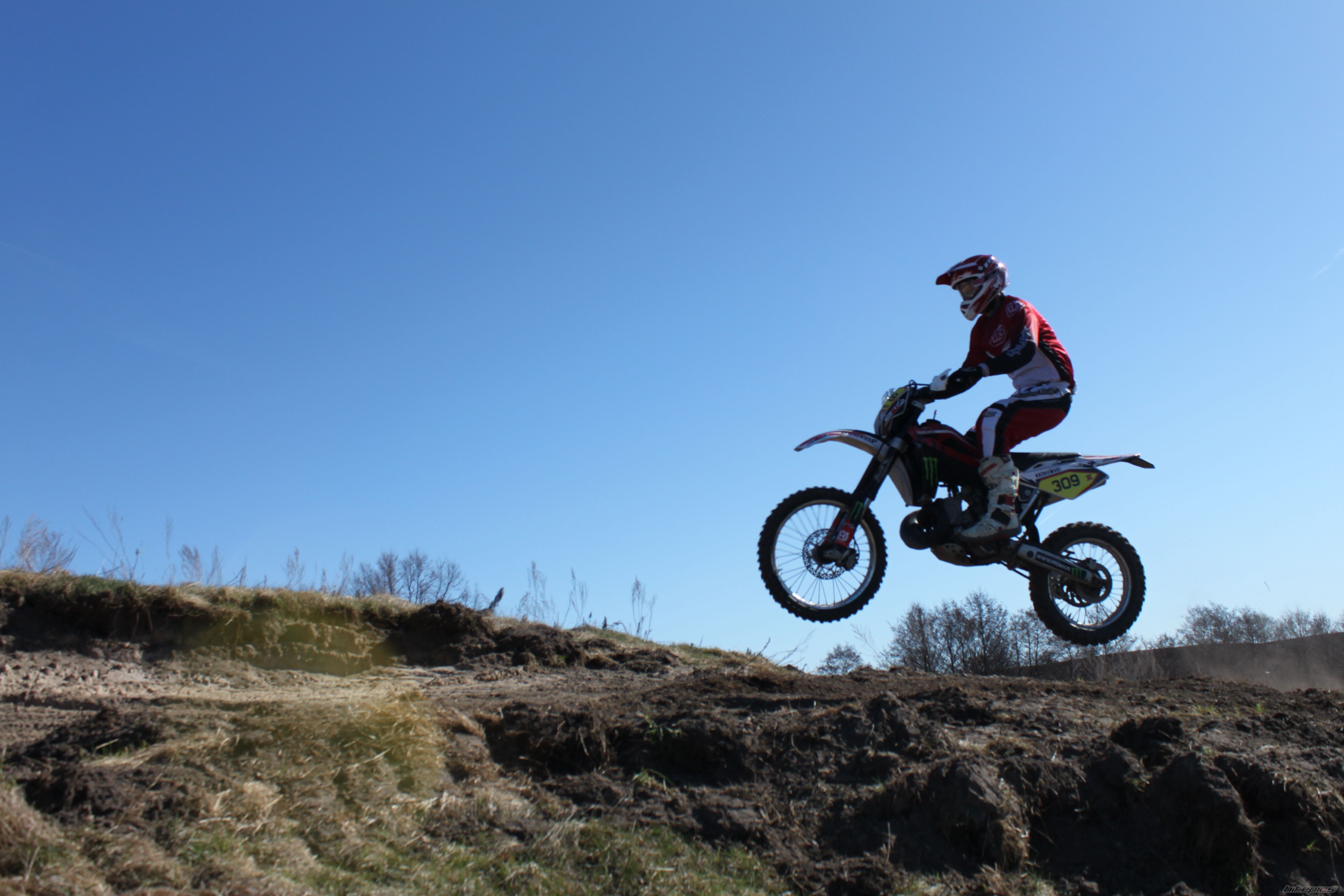 2010 HUSQVARNA WR 250 | Picture 2544995 motorcycle photo