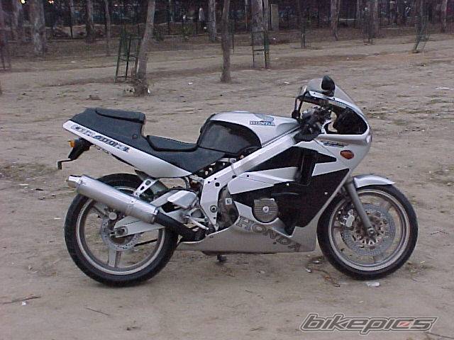 1997 HONDA CBR 400 | Picture 25481 motorcycle photo