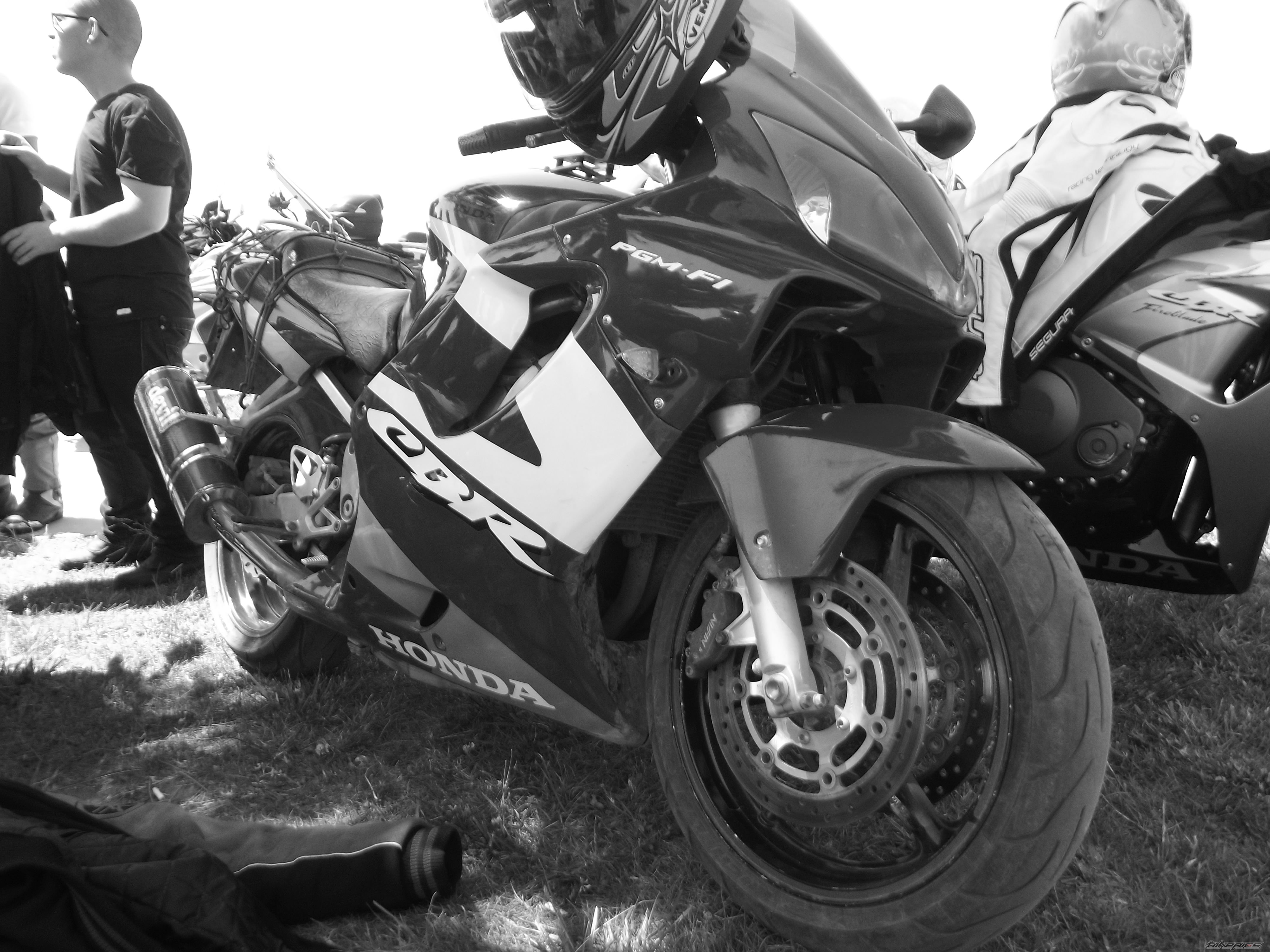 2001 HONDA CBR 600 F4I | Picture 2548144 motorcycle photo