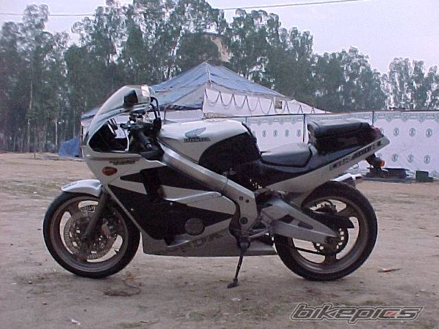 1997 HONDA CBR 400 | Picture 25482 motorcycle photo