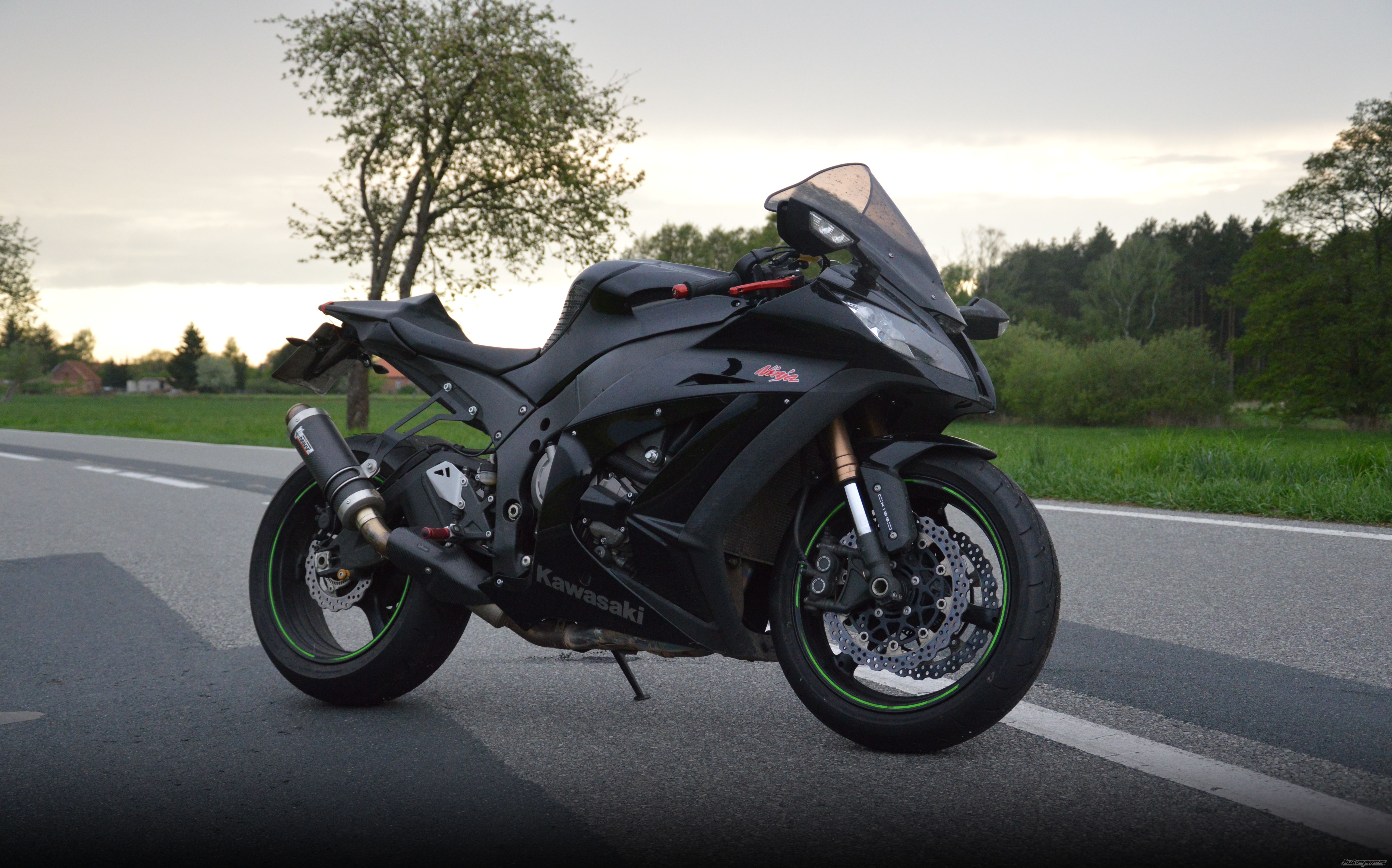 2011 KAWASAKI ZX 10R | Picture 2553033 motorcycle photo