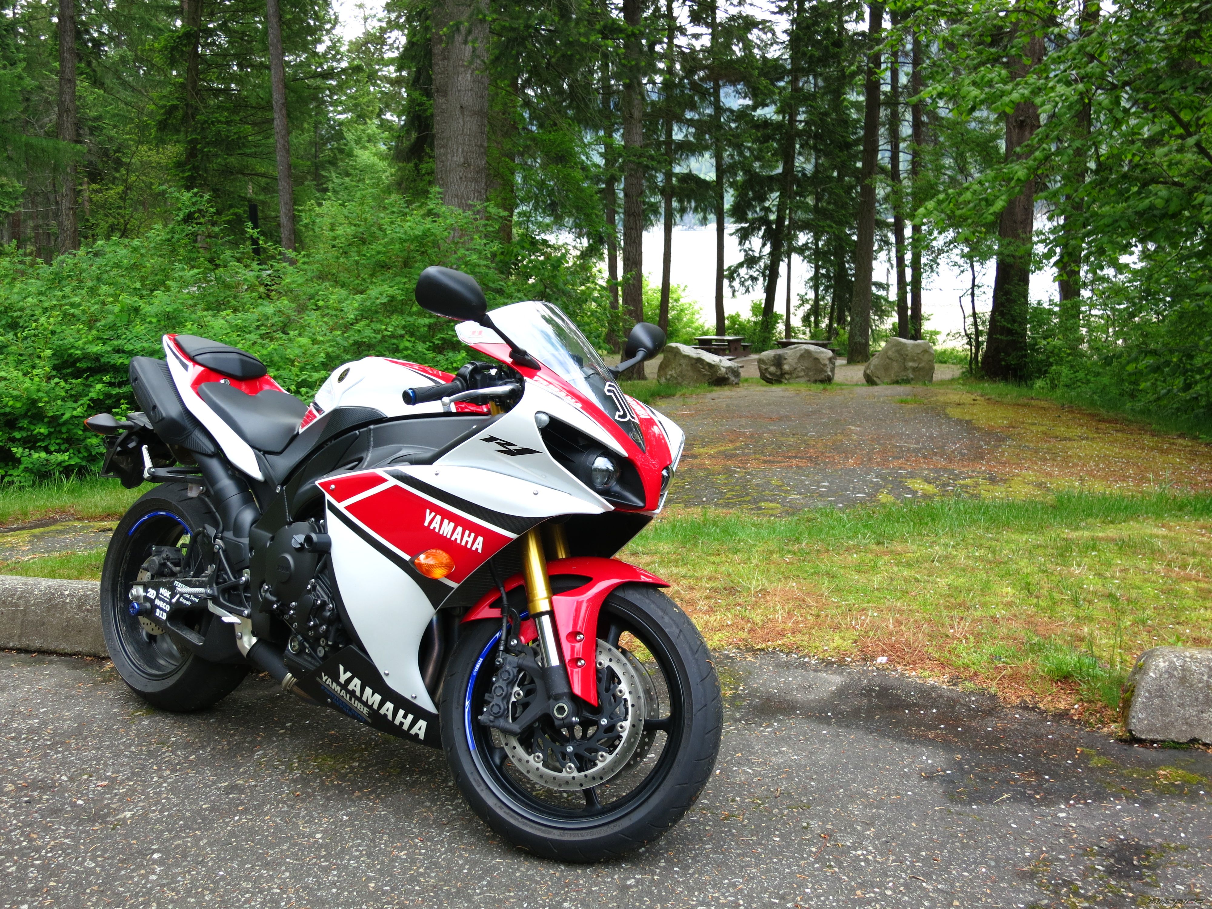 2012 YAMAHA YZF R1 | Picture 2558033 motorcycle photo