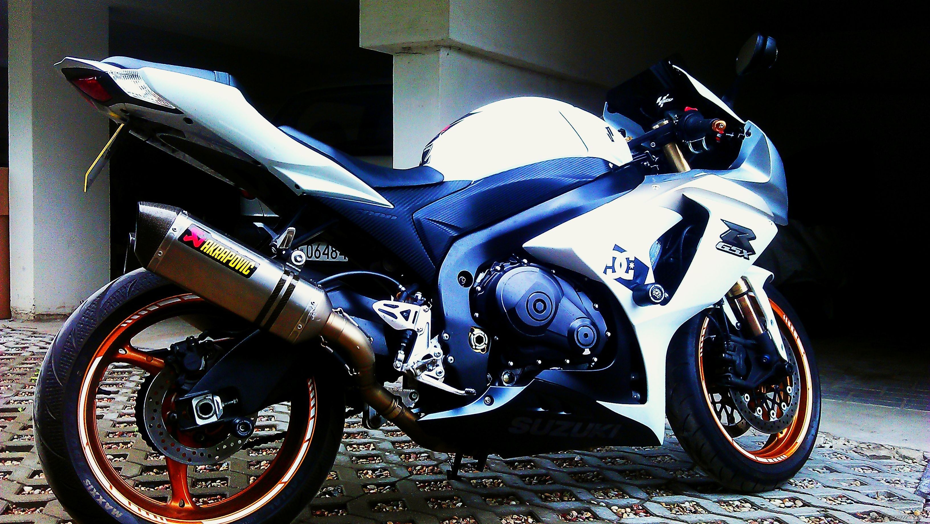 2009 SUZUKI GSX R 1000 | Picture 2559235 motorcycle photo